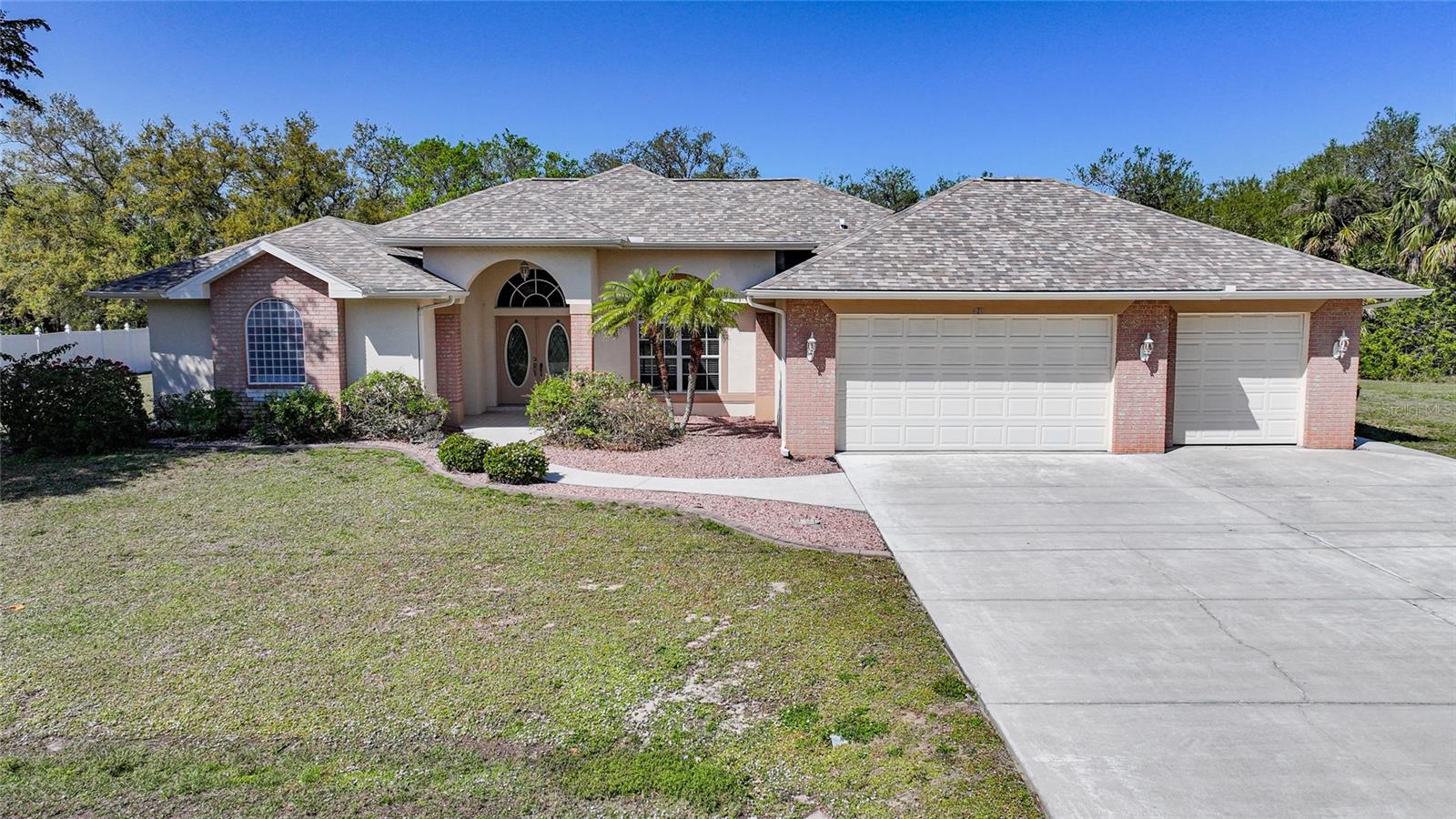 471 Ravenswood Blvd Property Photo