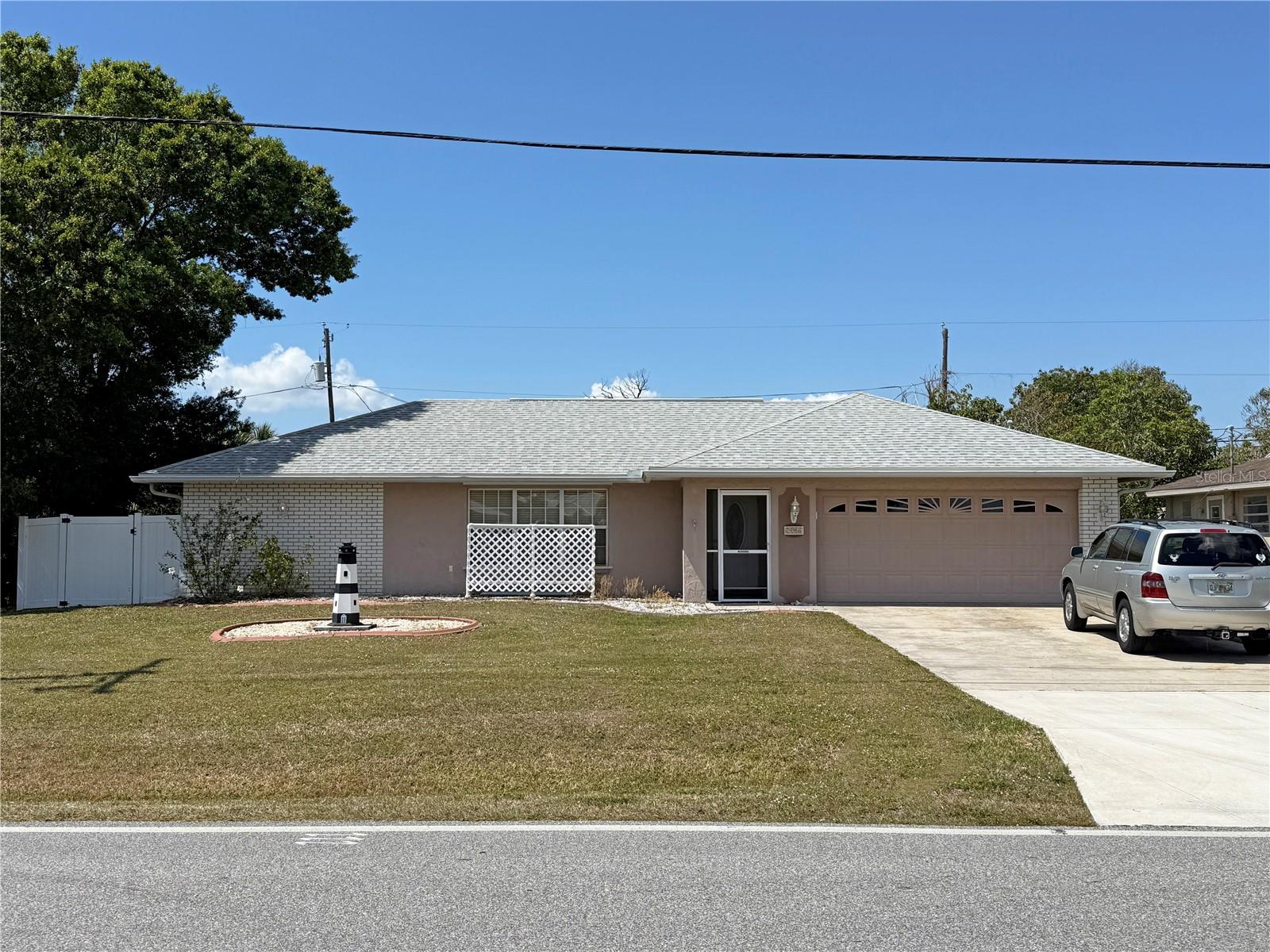 594 W Tarpon Blvd Nw Property Photo 1