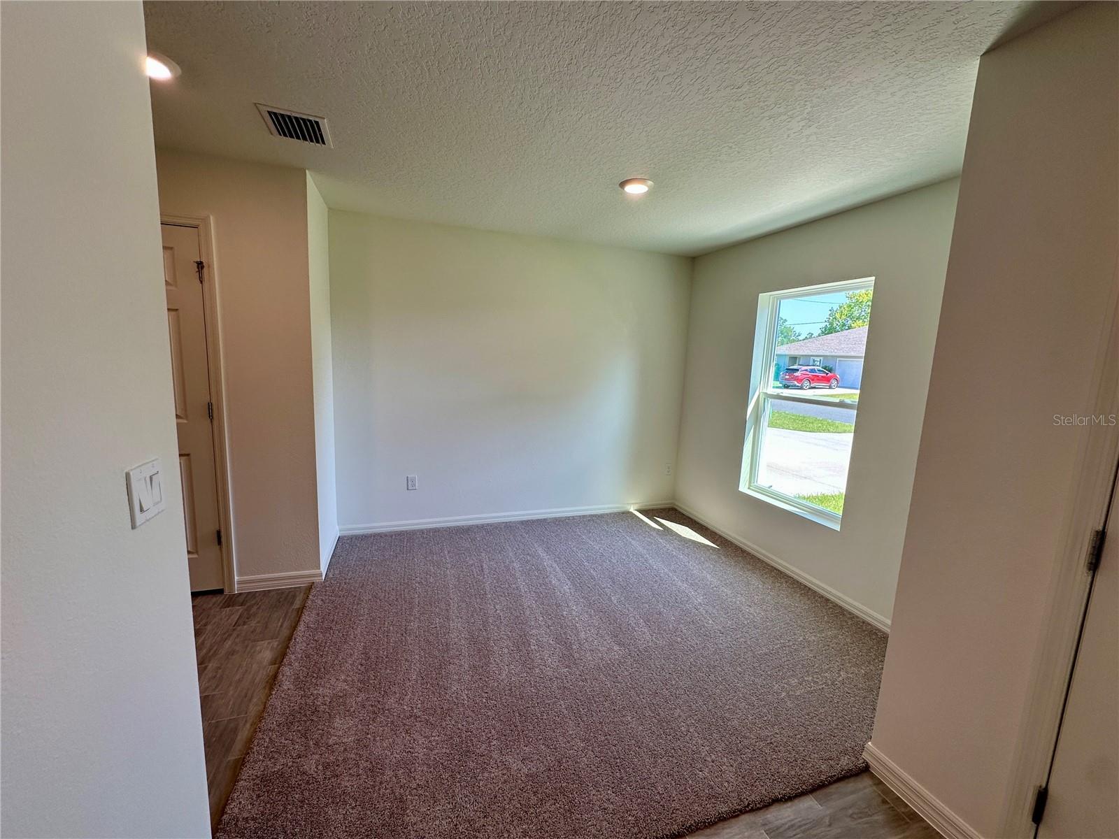 12 Royal Leaf Ln Property Photo 2