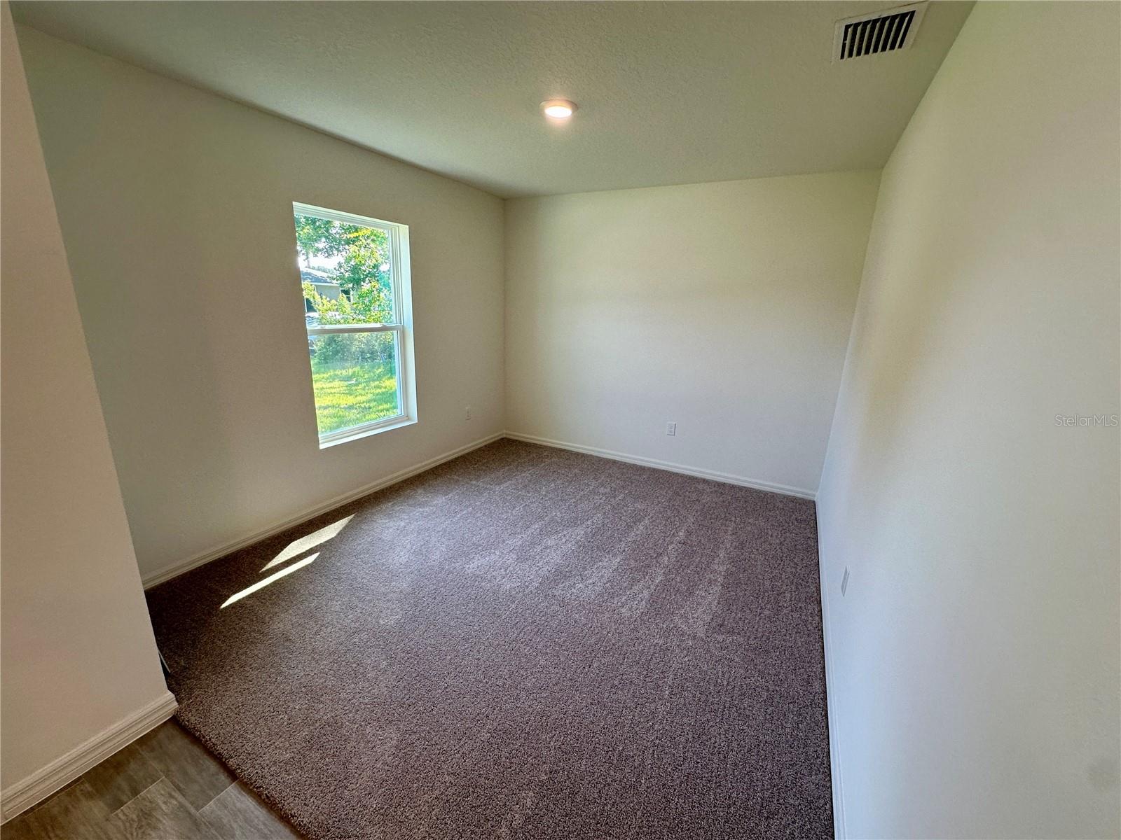 12 Royal Leaf Ln Property Photo 3
