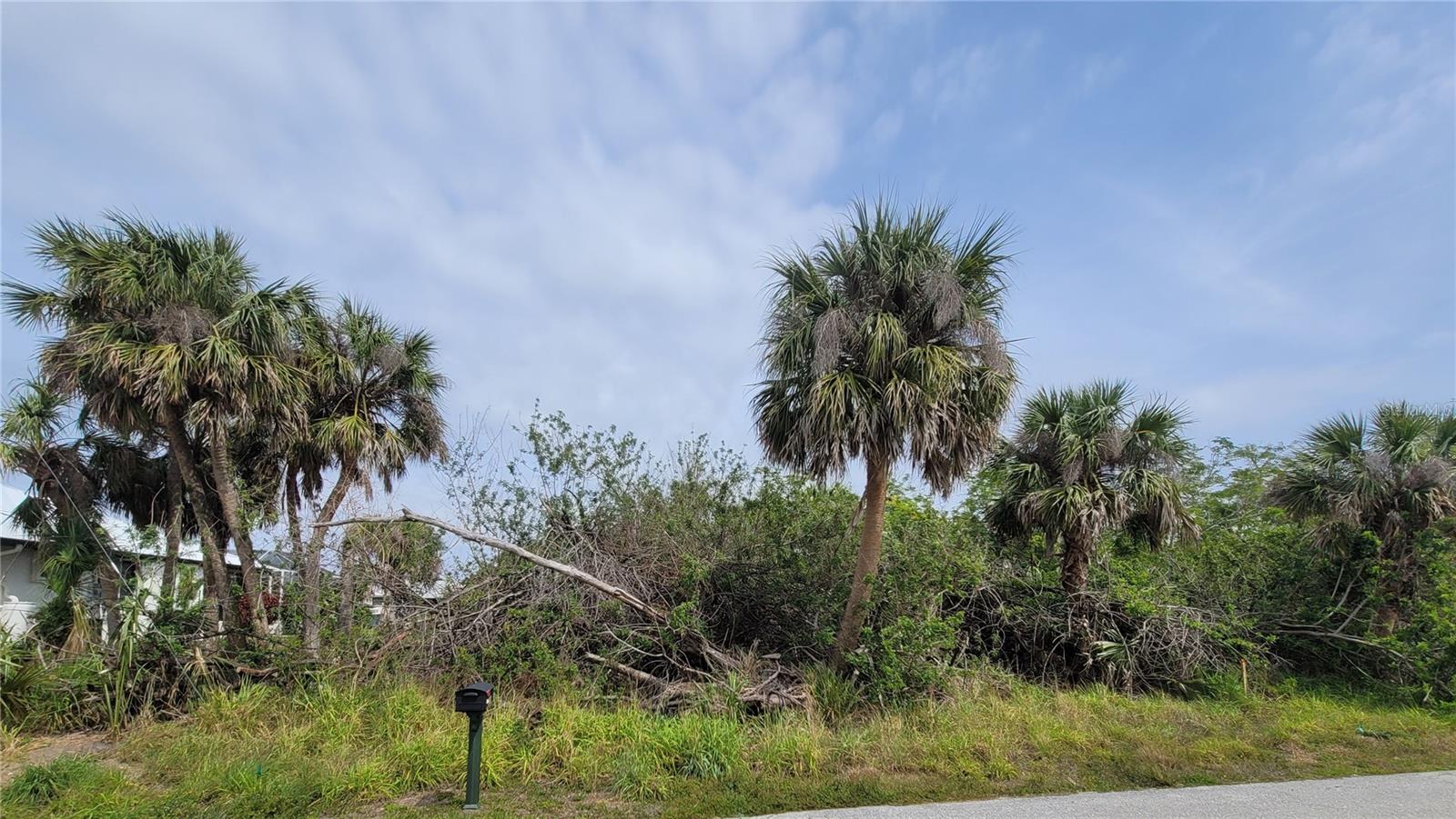 18562 ASHCROFT CIR Property Photo 1