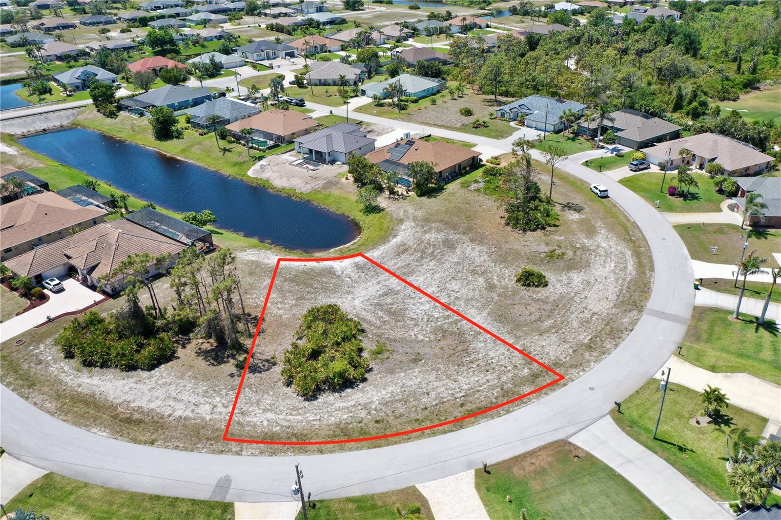 13 Medalist Way Property Photo 1