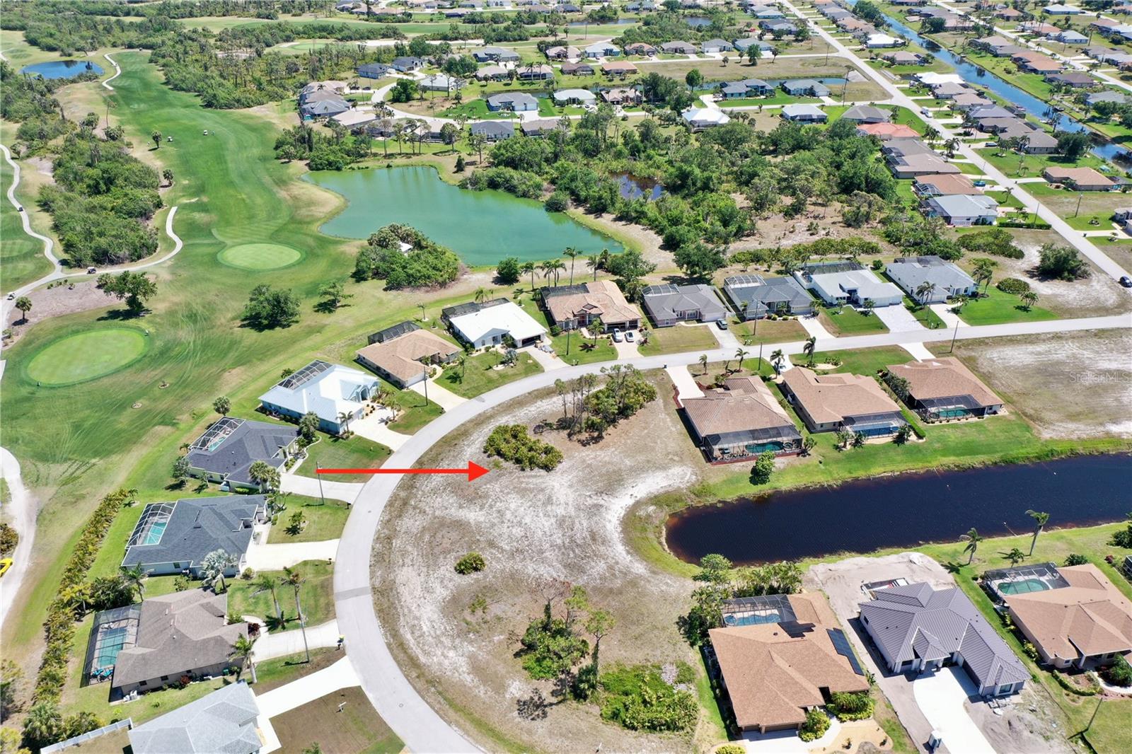 13 Medalist Way Property Photo 6