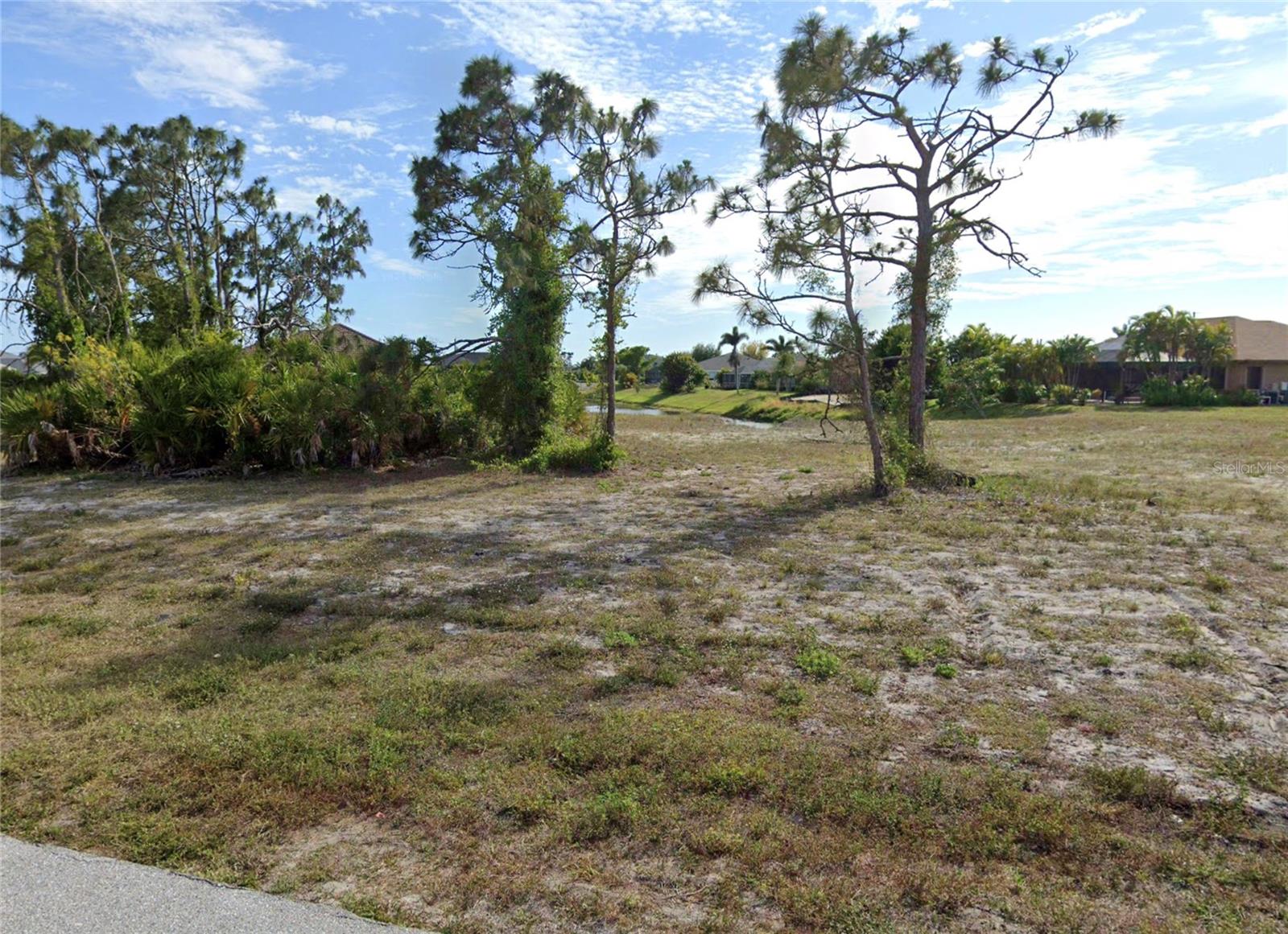 13 Medalist Way Property Photo 18