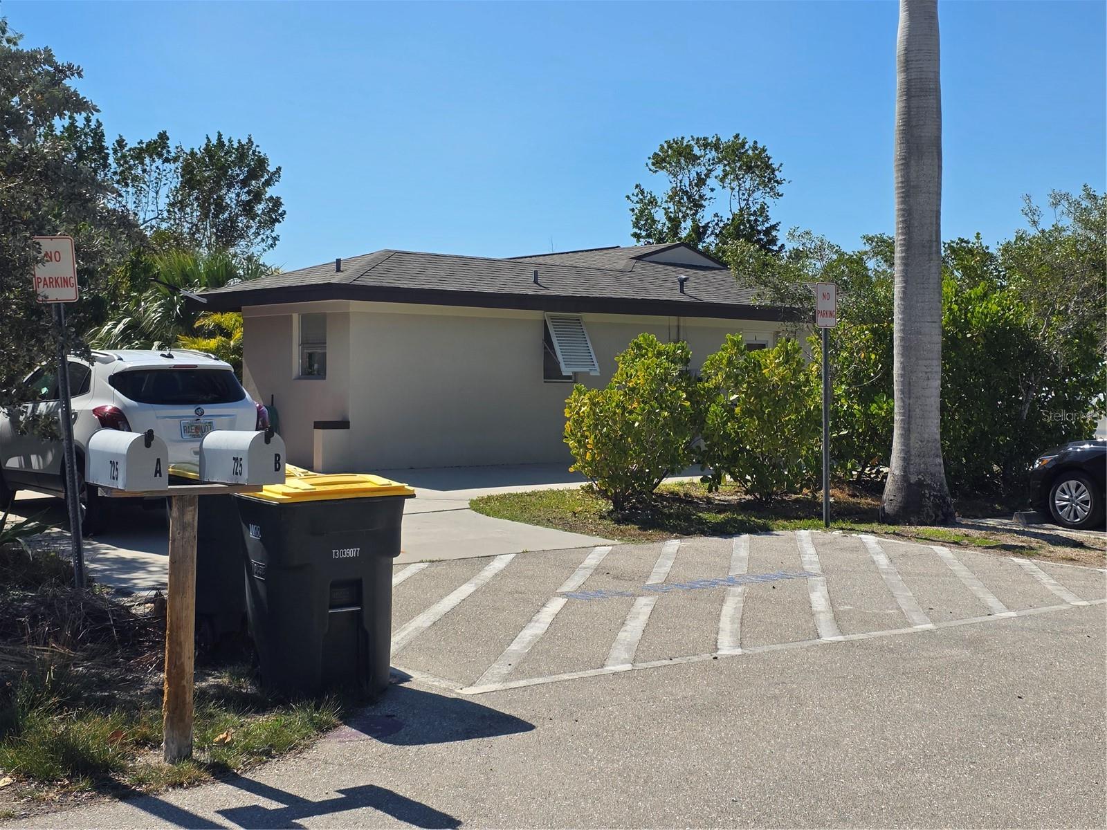 725 Patty Ave #a Property Photo 2