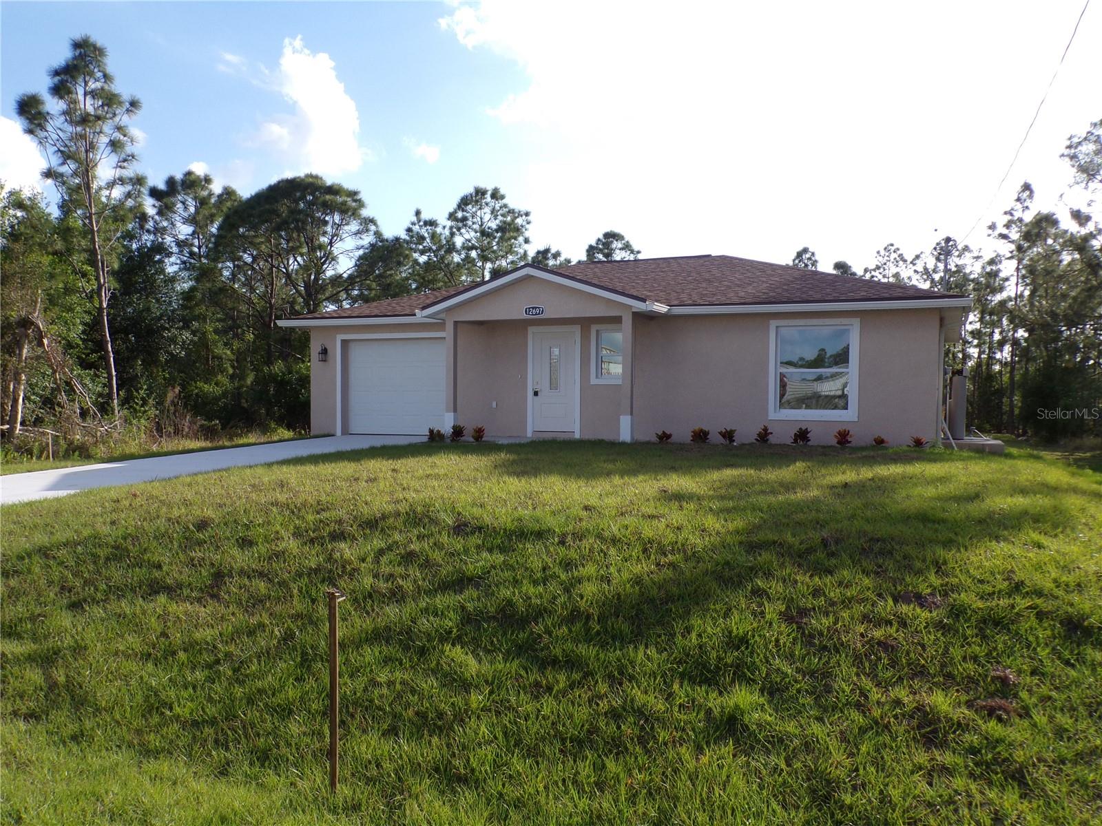 12697 Siesta Dr Property Photo