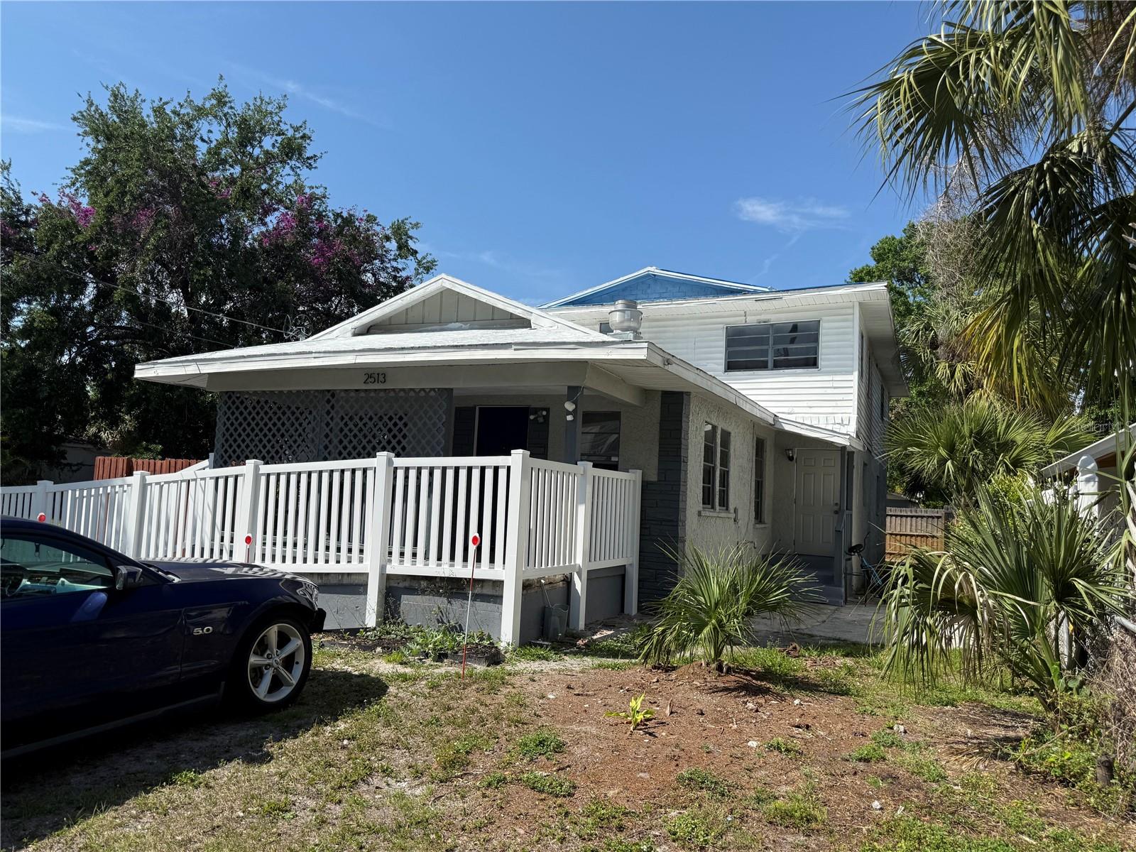 2513 W Spruce St Property Photo