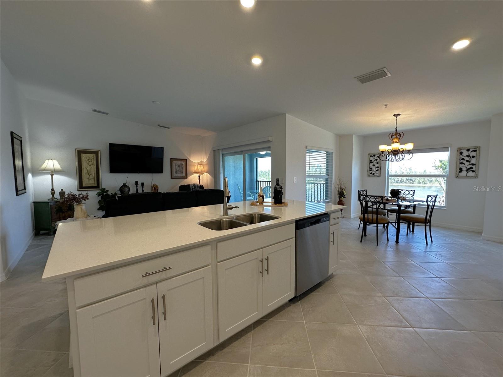 14241 Heritage Landing Blvd #1823 Property Photo 5