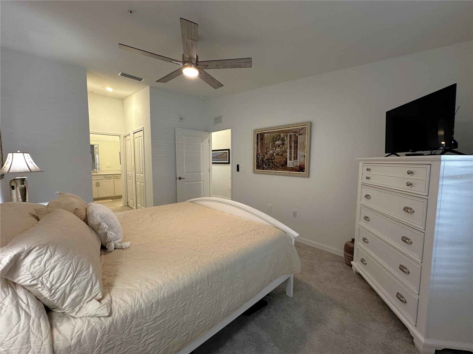 14241 Heritage Landing Blvd #1823 Property Photo 13