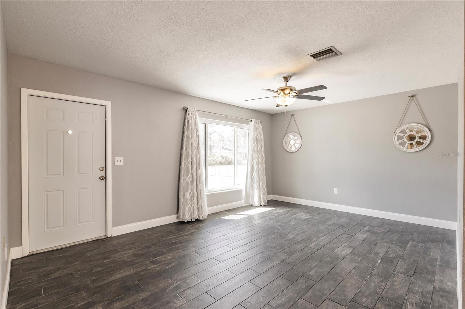 6329 David Blvd Property Photo 10