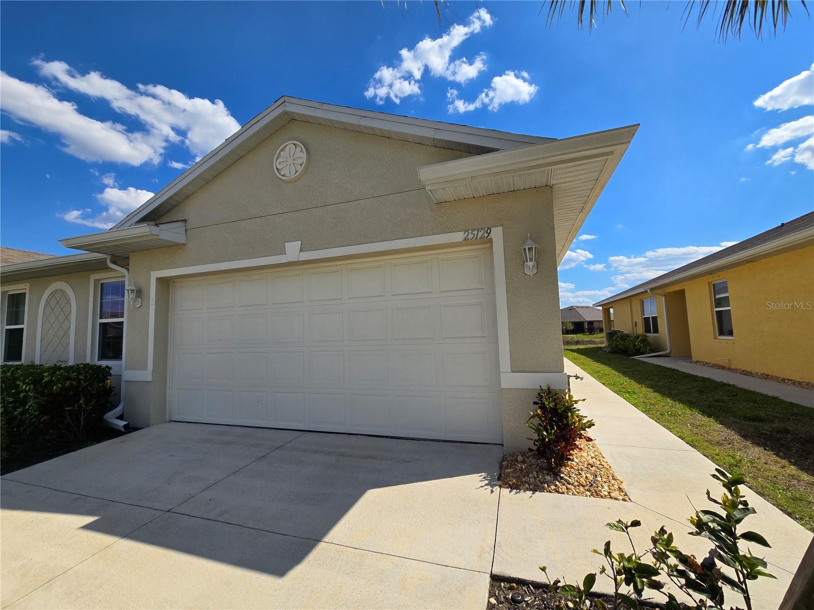 25129 E Lenox Cir Property Photo