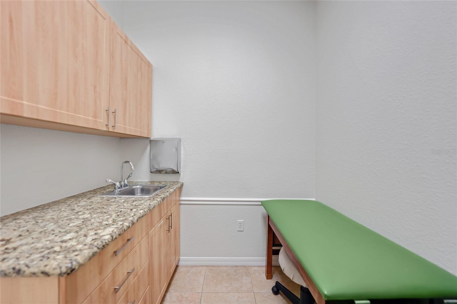 18308 Murdock Cir #101 Property Photo 18