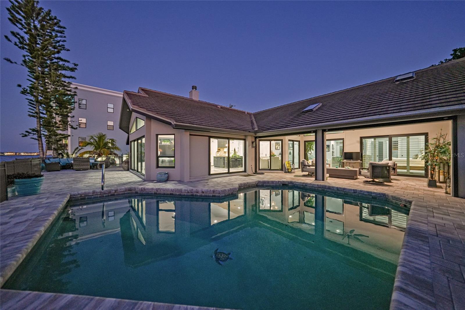 1820 Jamaica Way Property Photo 3