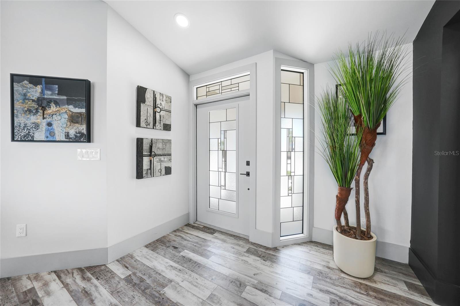 1820 Jamaica Way Property Photo 4