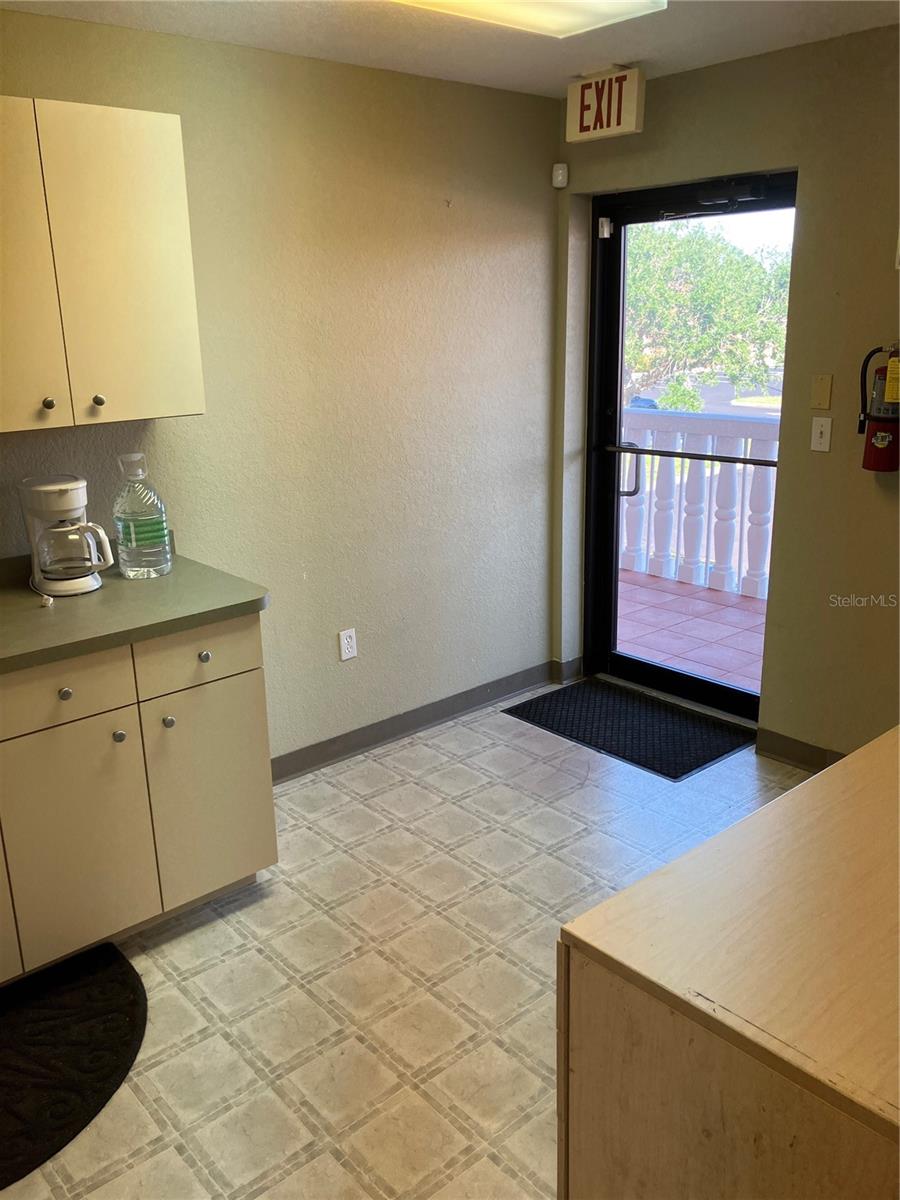 3390 Tamiami Trl #2h Property Photo 18
