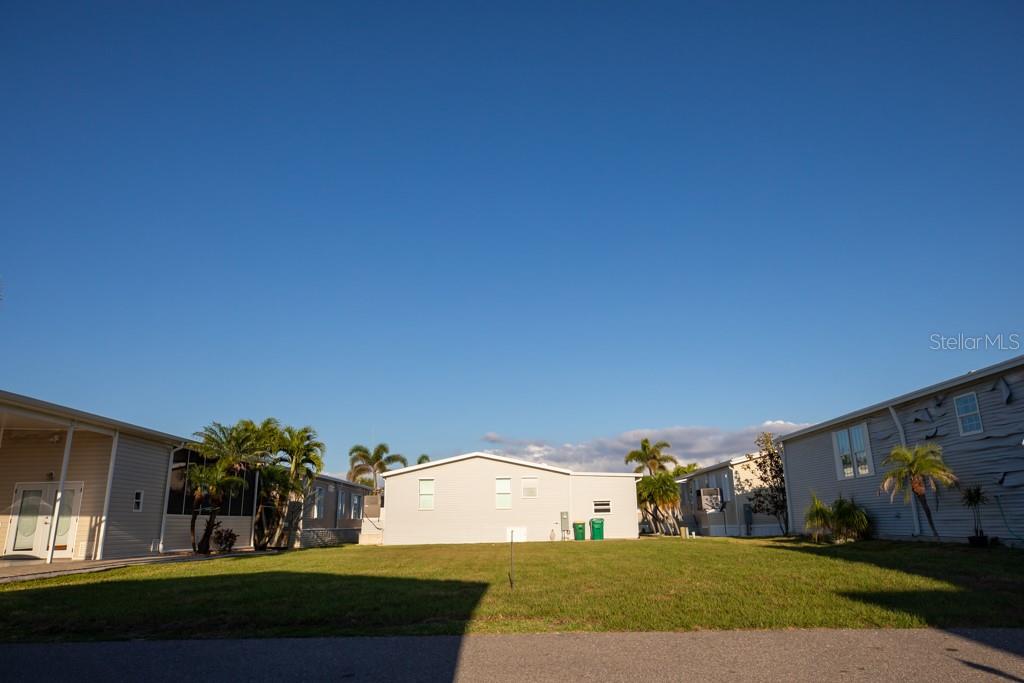 8 Emden Cir Property Photo 1