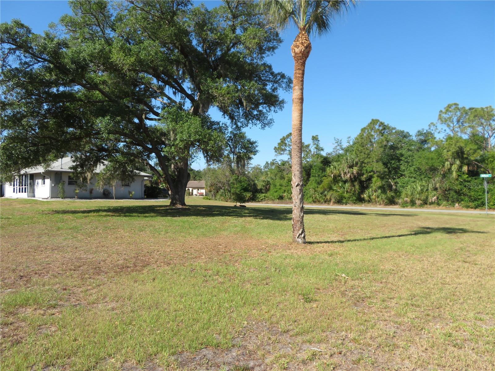 15077 Elwood Ave Property Photo 1