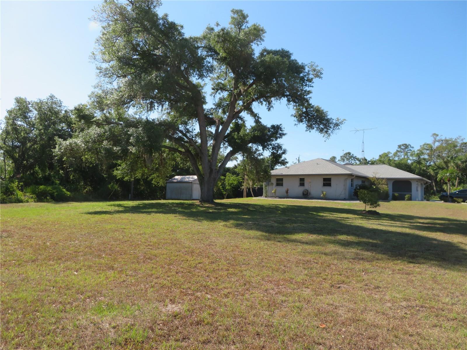15077 Elwood Ave Property Photo 3