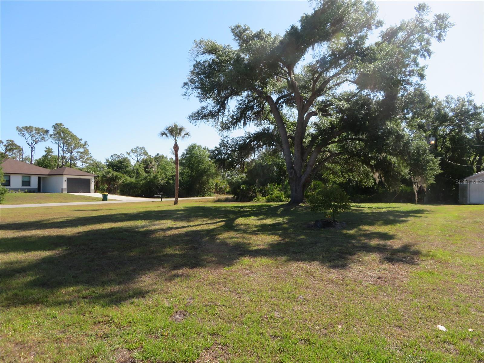 15077 Elwood Ave Property Photo 5