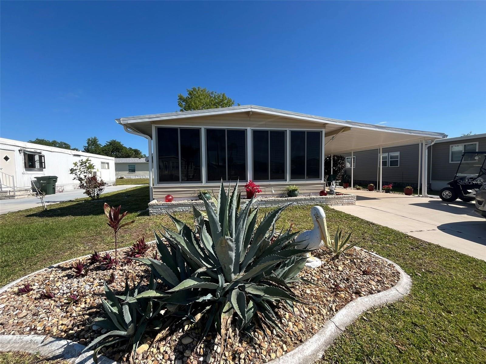 700 FAIRMOUNT DR Property Photo 1