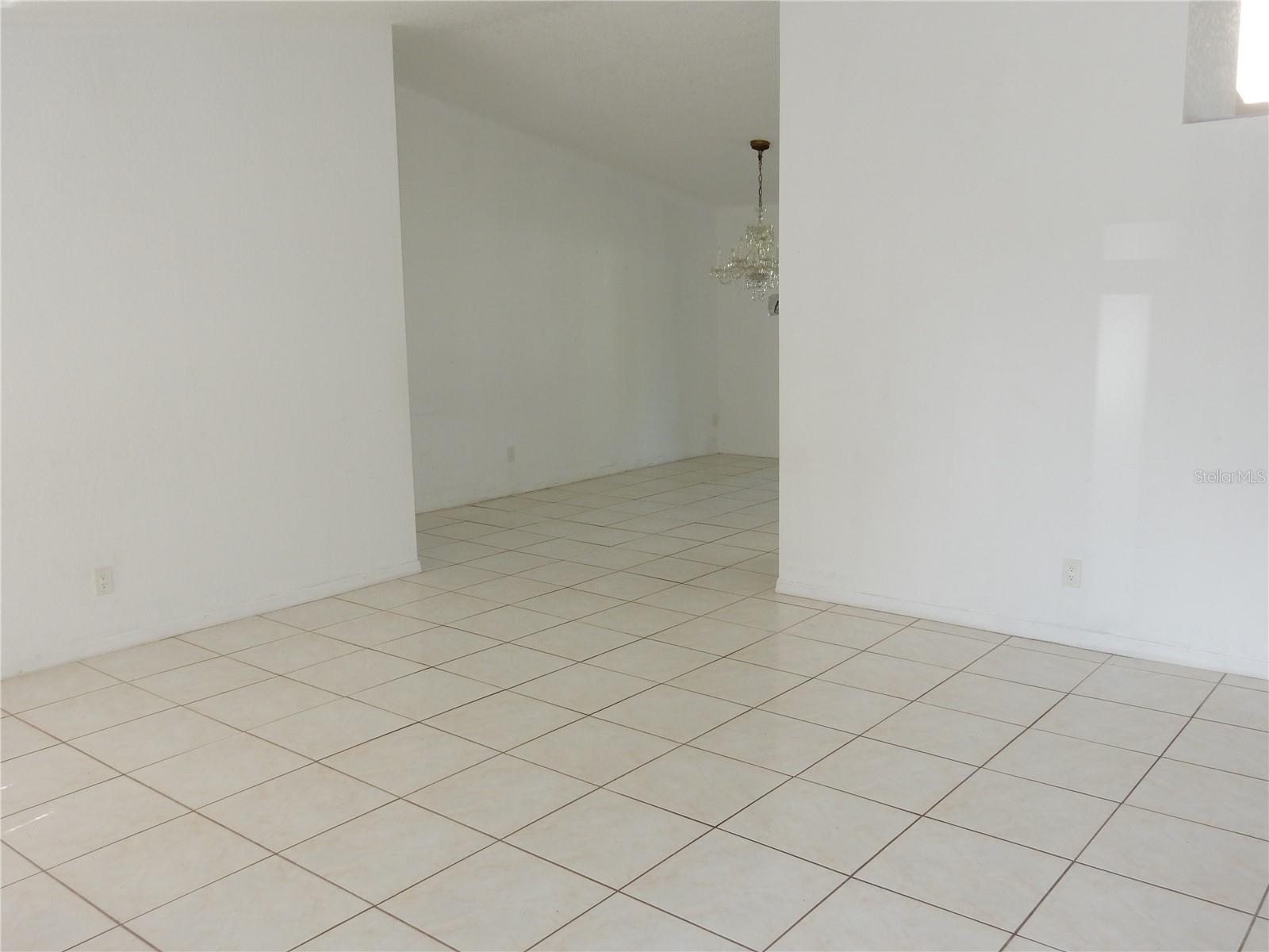 582 Reading St Nw Property Photo 5
