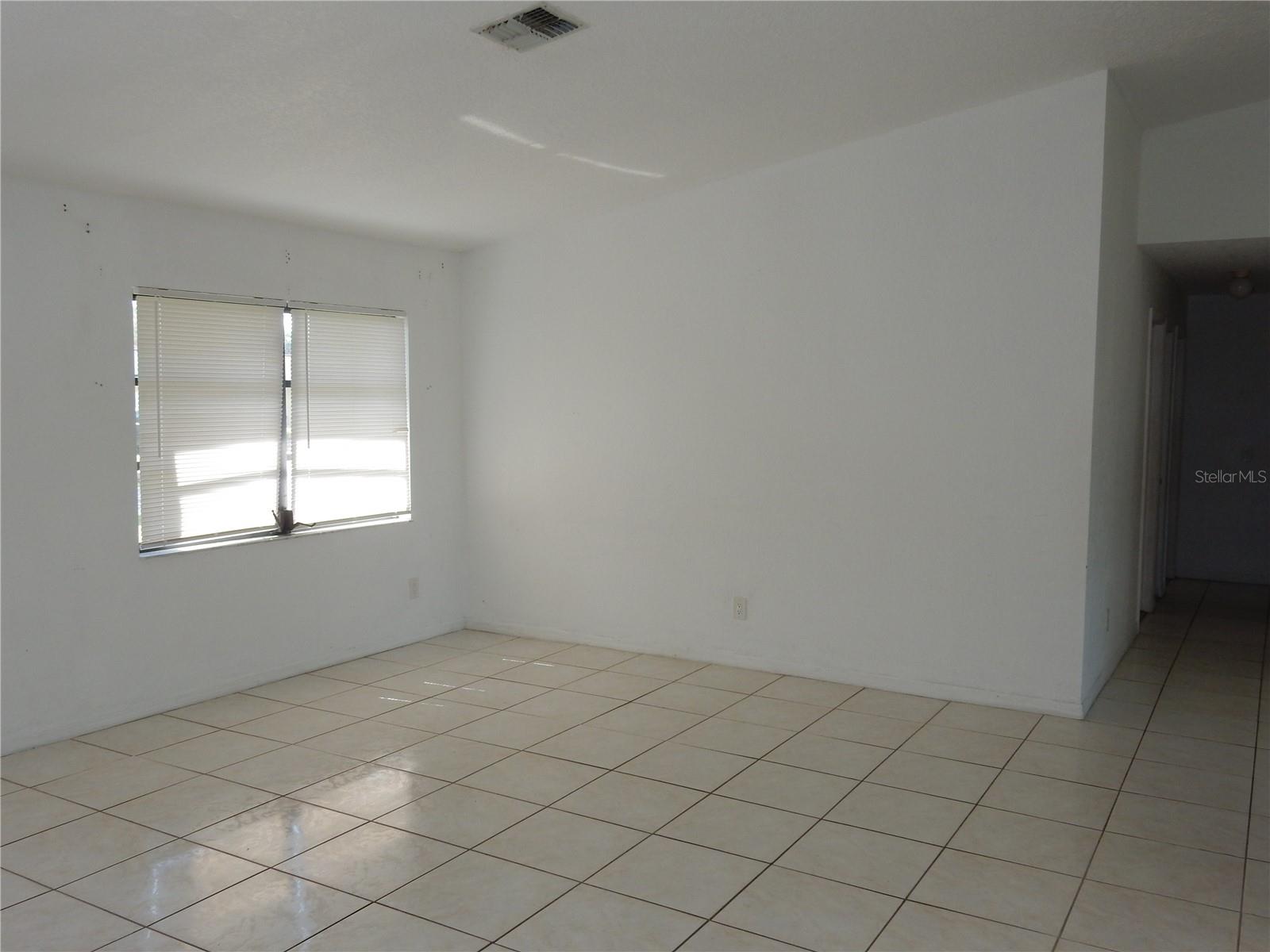 582 Reading St Nw Property Photo 6