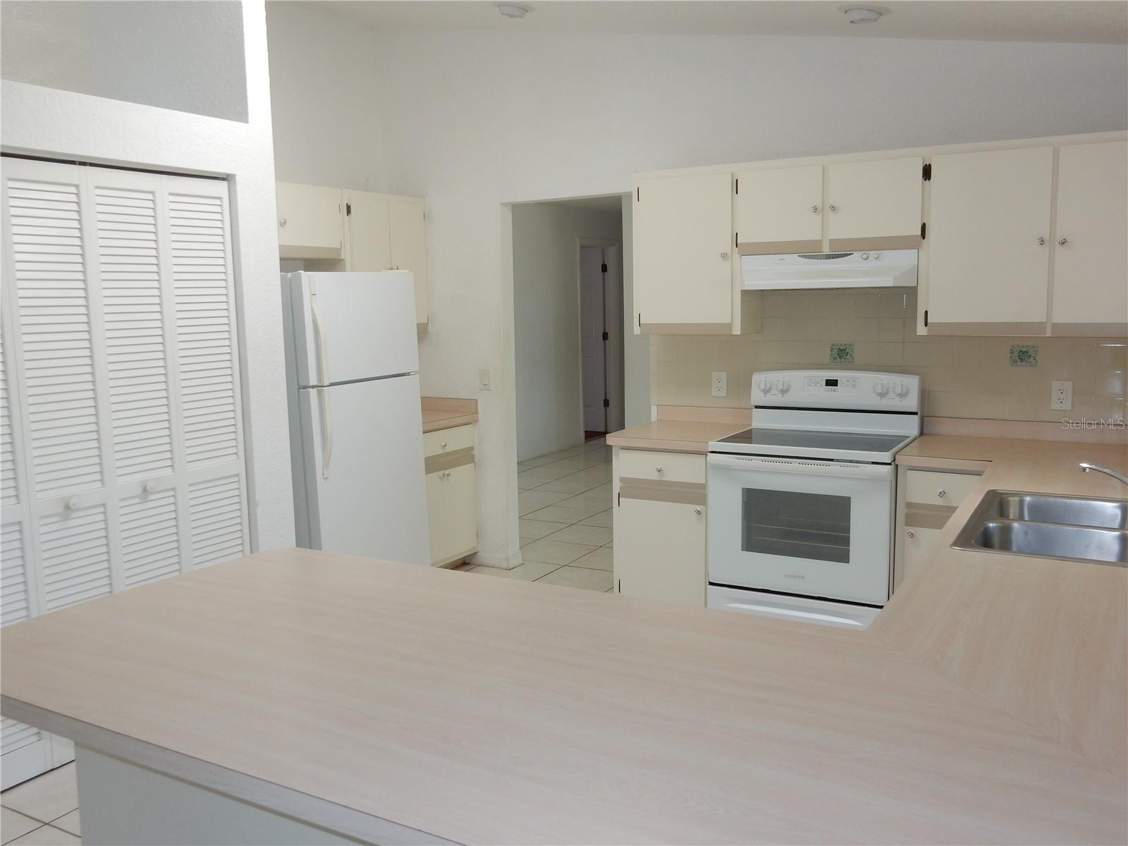 582 Reading St Nw Property Photo 11