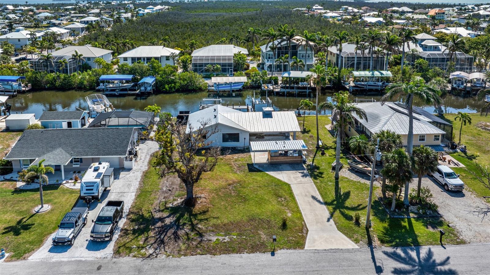 2560 Baybreeze St Property Photo 6