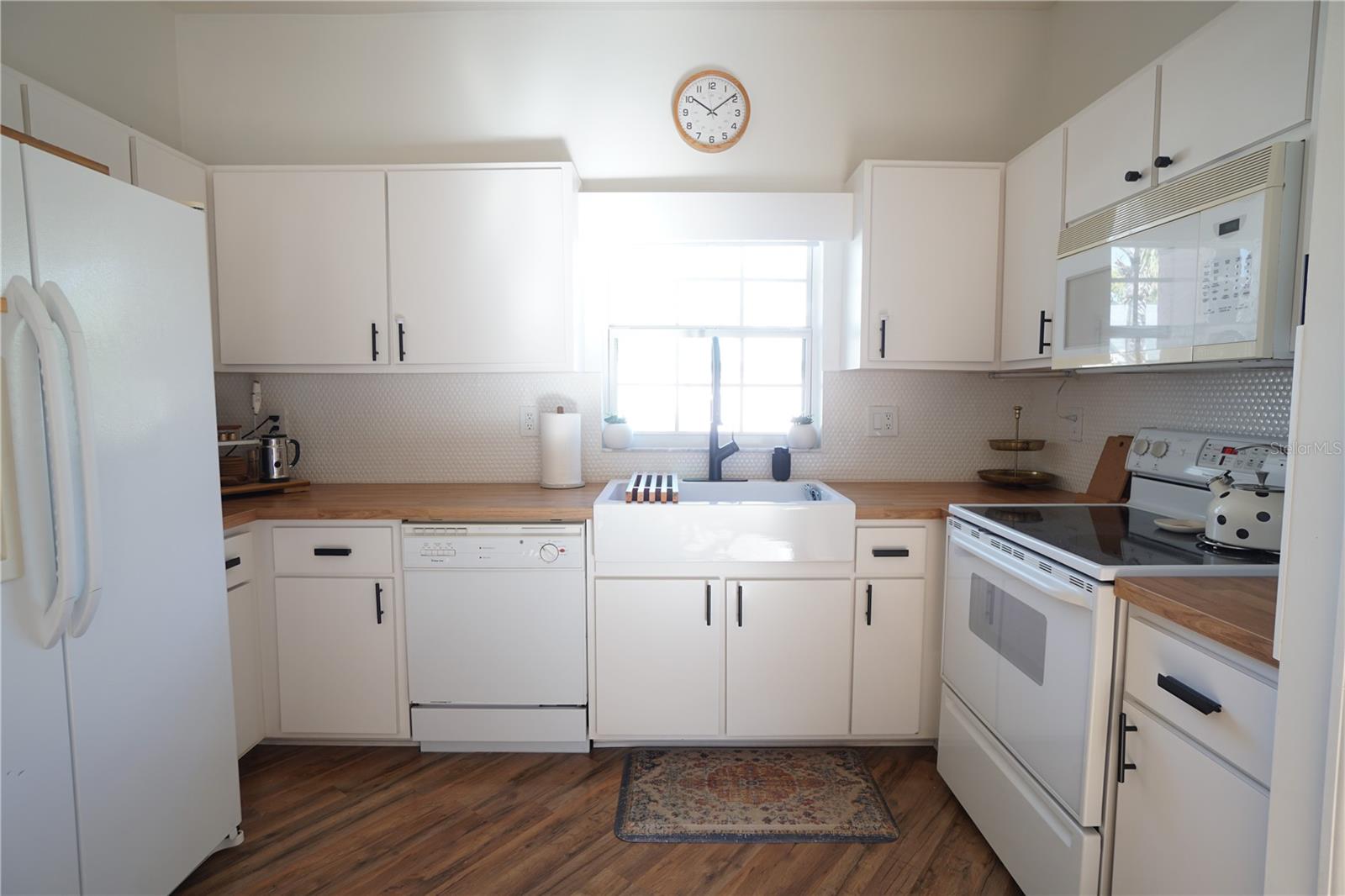 10740 Pearl Bay Cir Property Photo 7