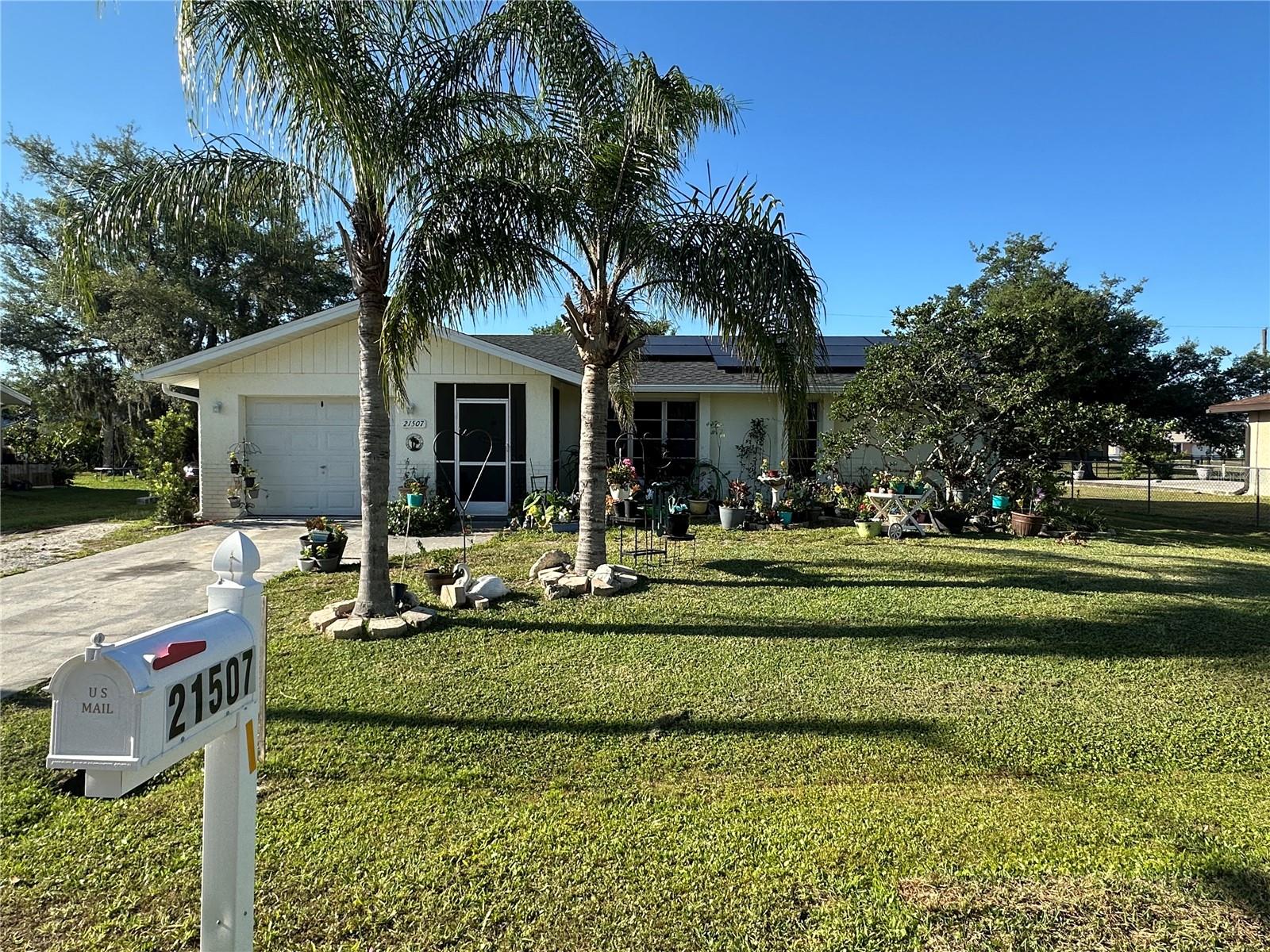 21507 Bancroft Ave Property Photo
