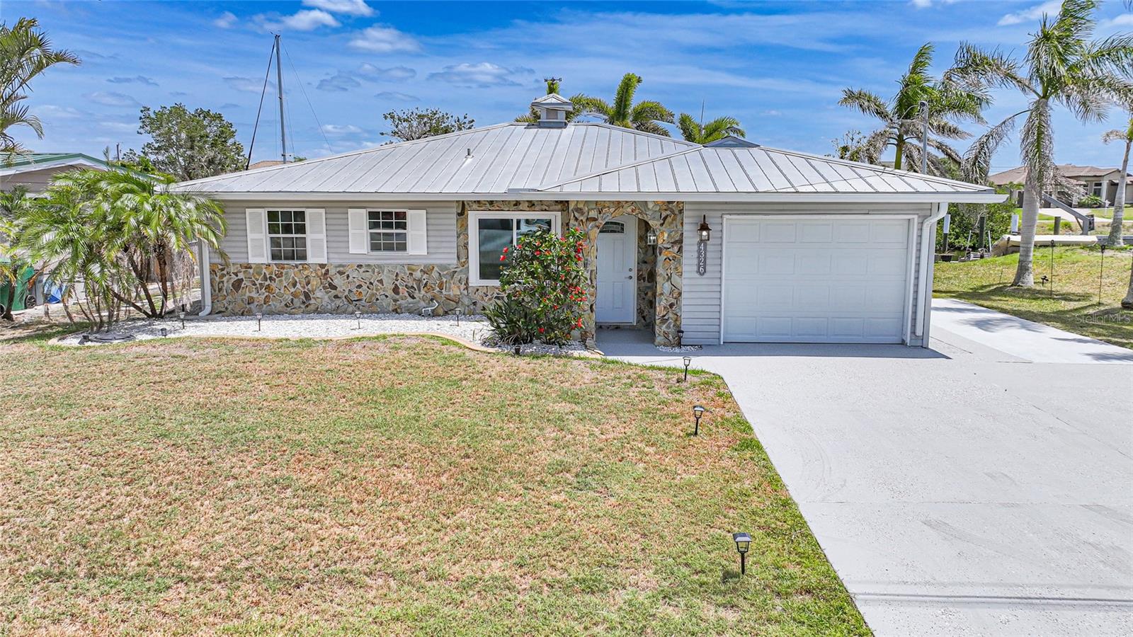 4326 Palm Dr Property Photo
