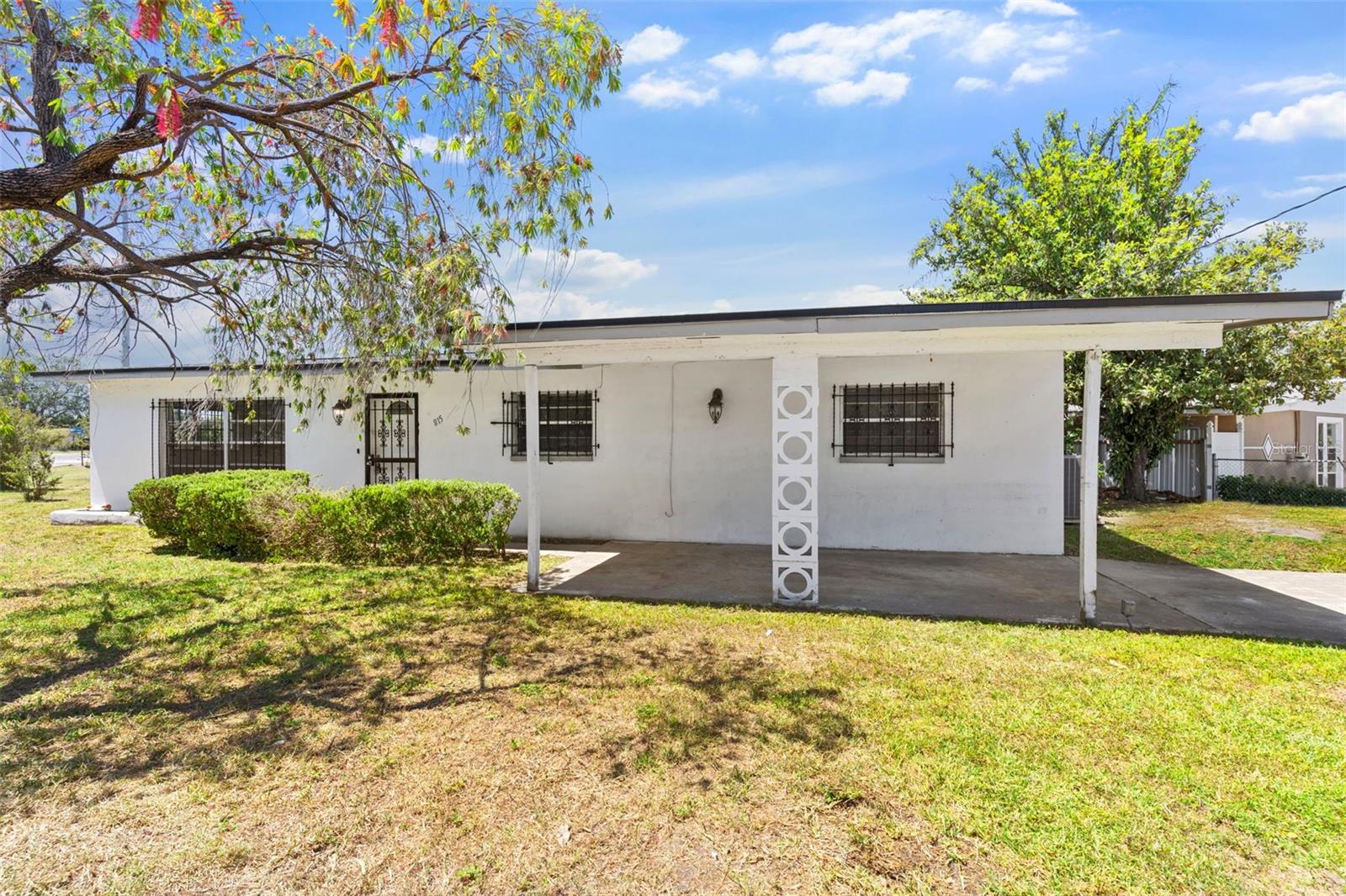 815 Papaya Dr Property Photo