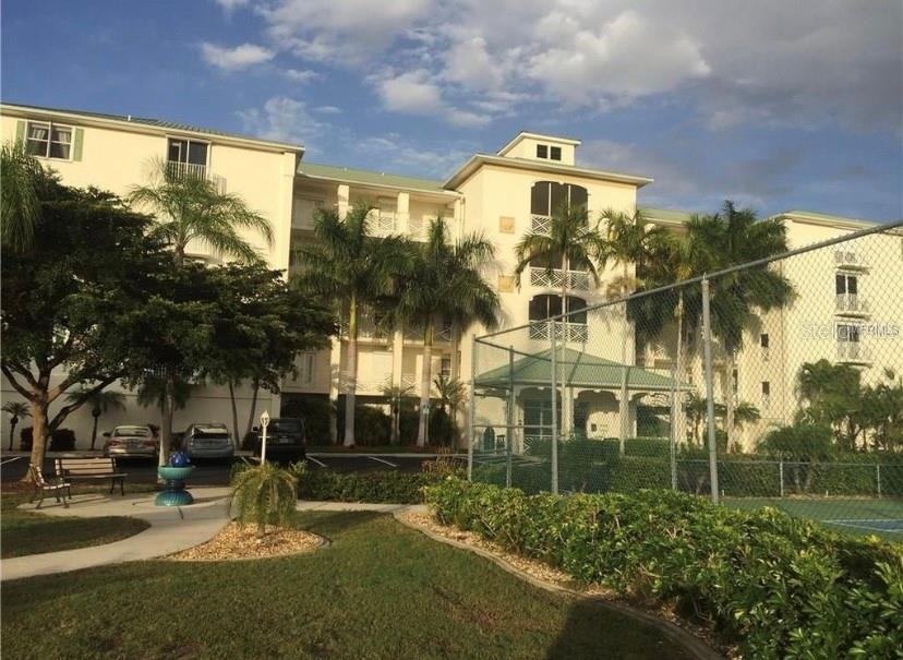 200 Harbor Walk Dr #321 Property Photo 2