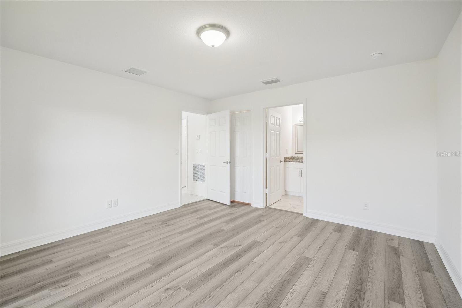 1213 Nw 13th Ave Property Photo 4