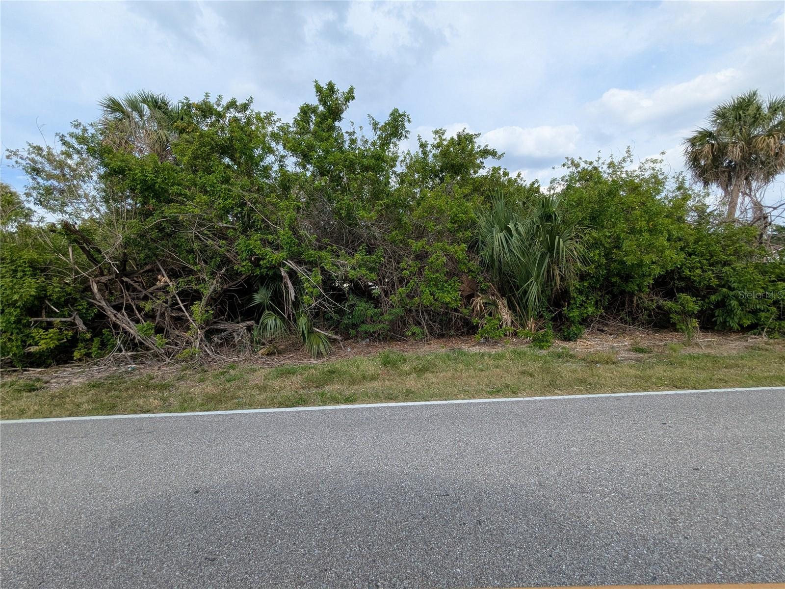 2324 Achilles St Property Photo 1