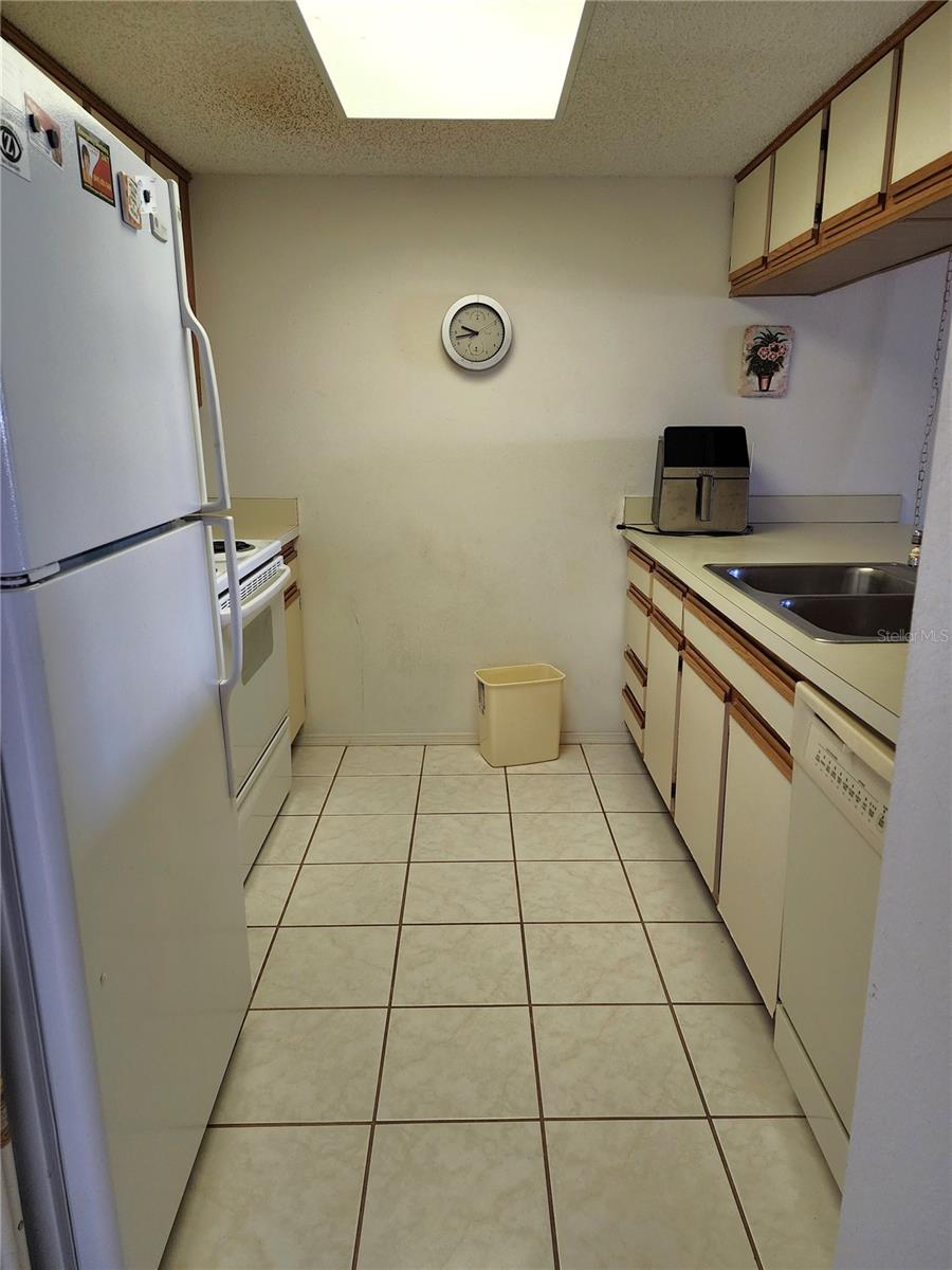 4056 Oakview Dr #e10 Property Photo 5
