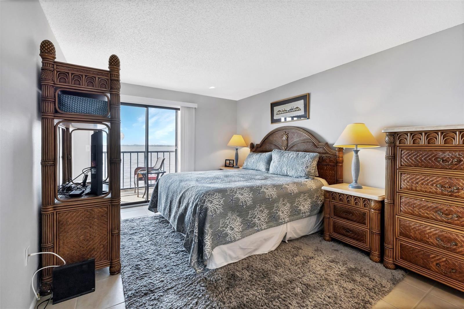 14459 River Beach Dr #129 Property Photo 14