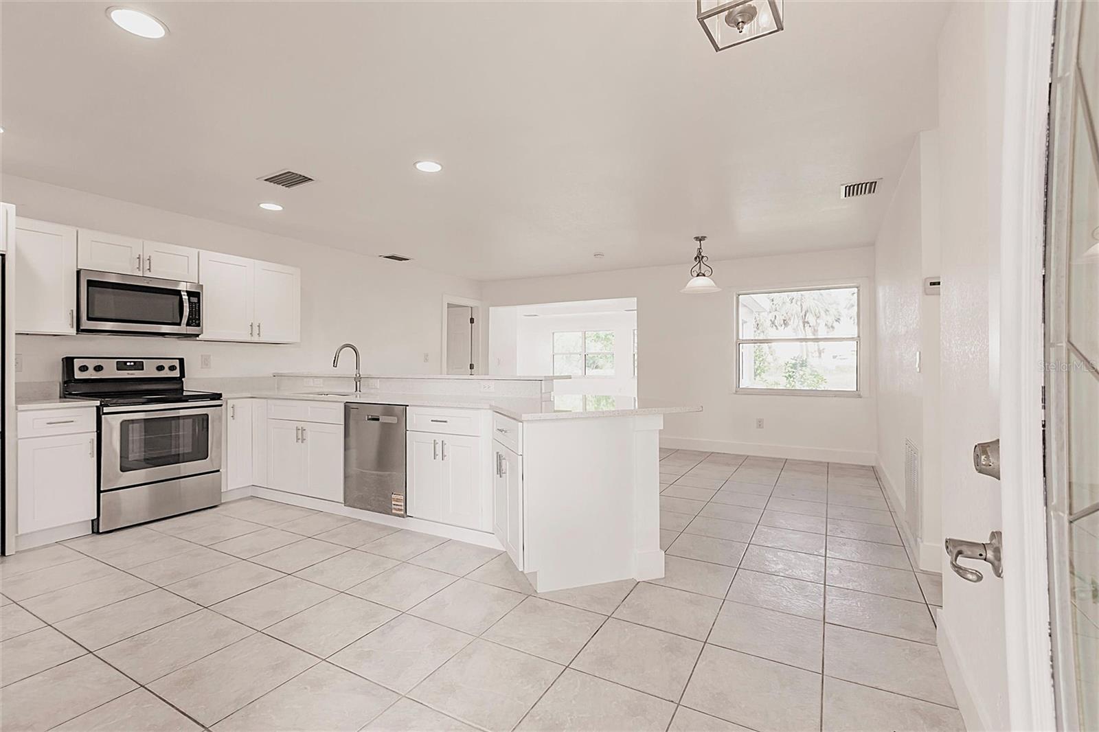 3129 Buttonwood Pl Property Photo 6