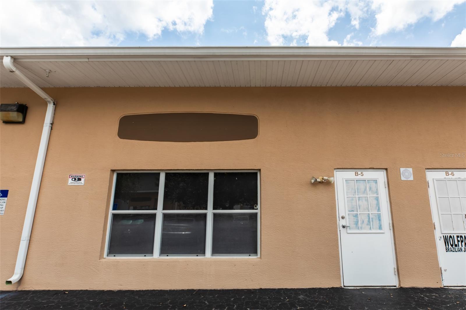 19800 Veterans Blvd #b5 Property Photo 2