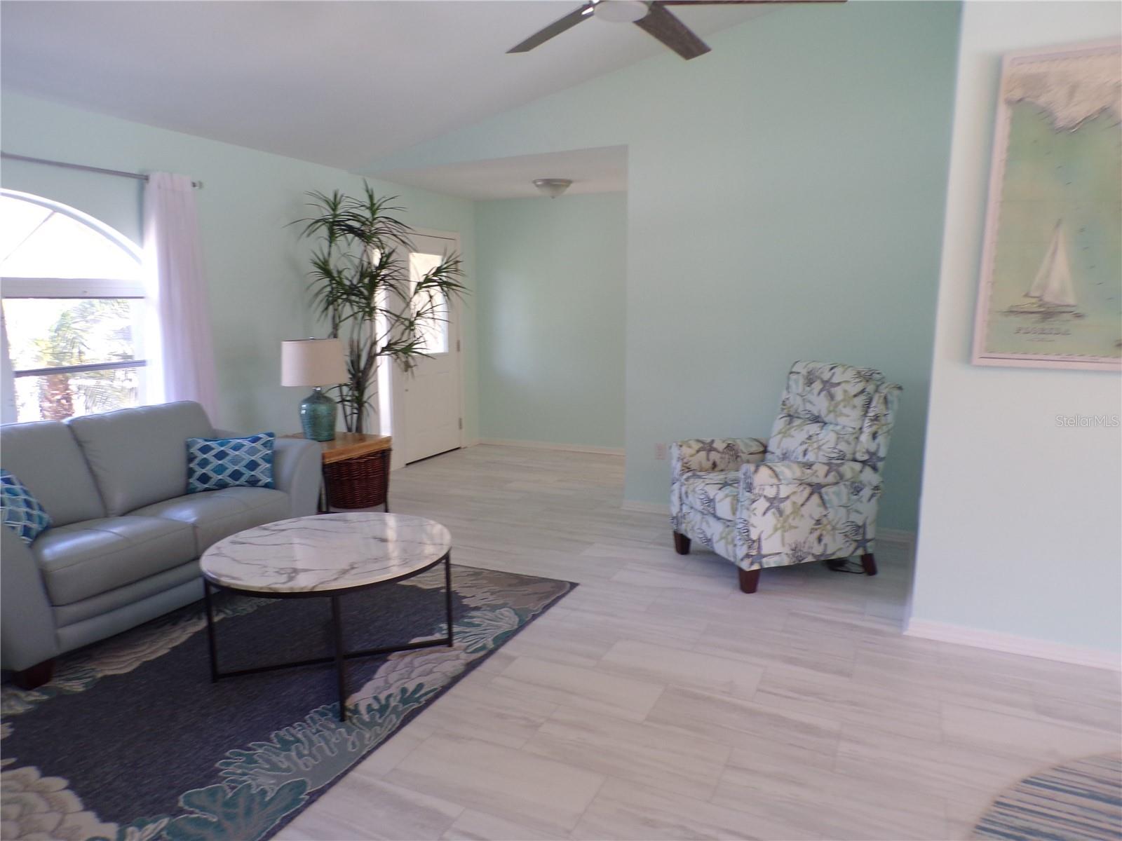 15624 Hennipen Cir Property Photo 5