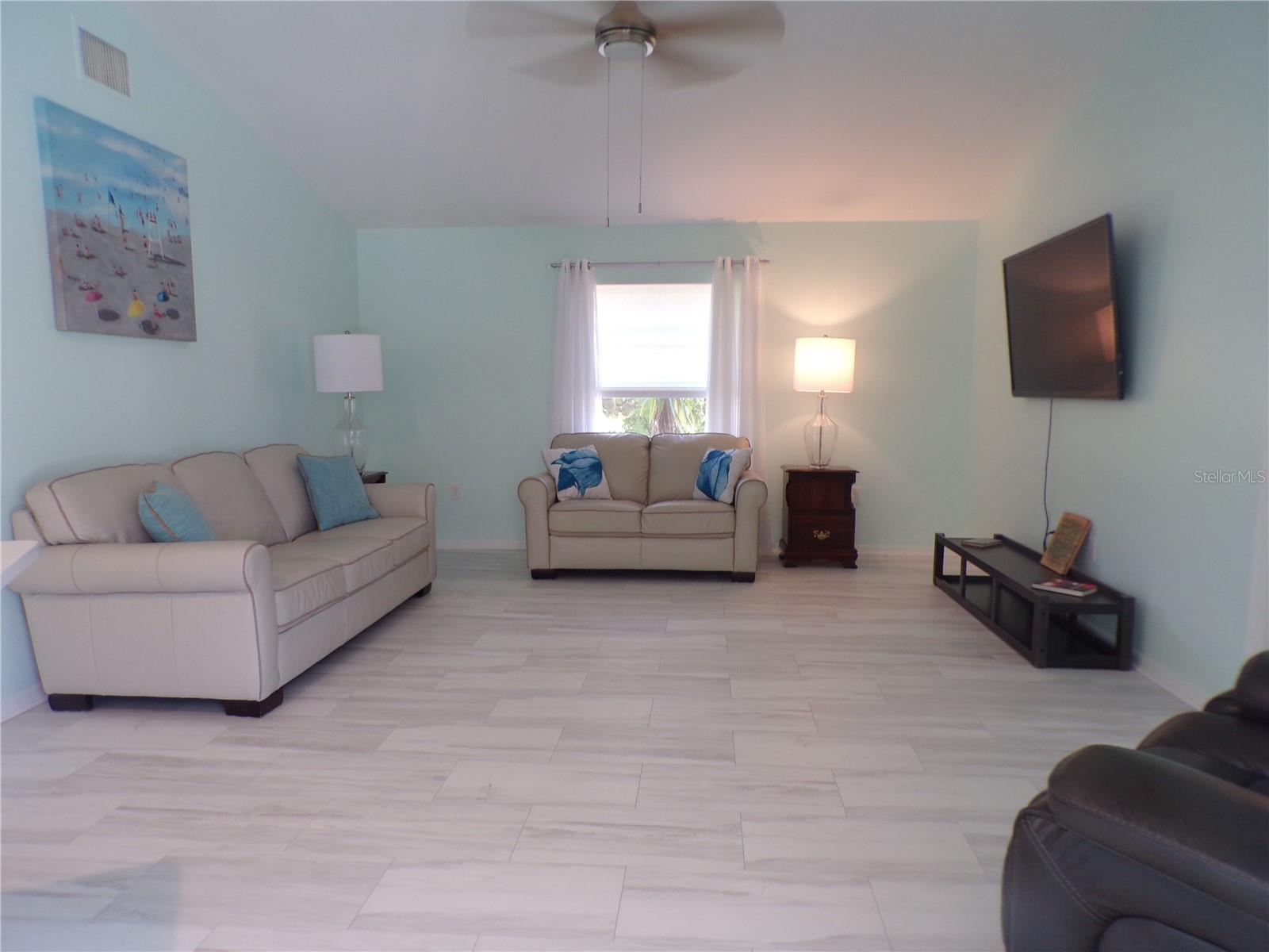 15624 Hennipen Cir Property Photo 8
