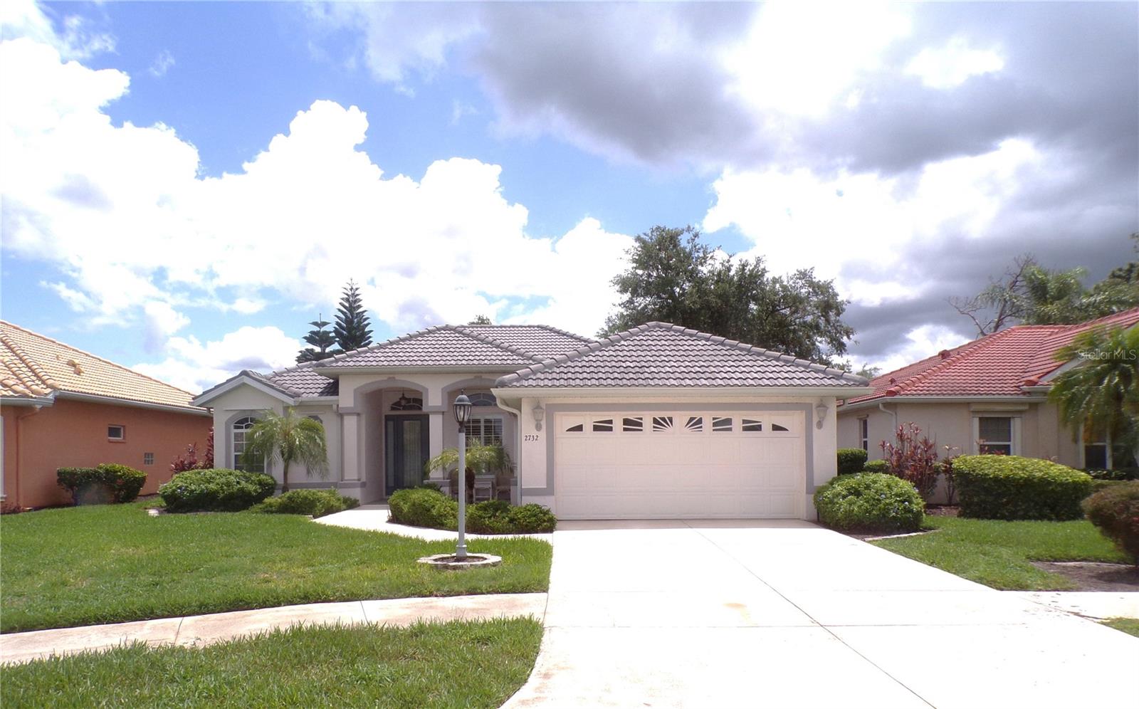 2732 Royal Palm Dr Property Photo 1