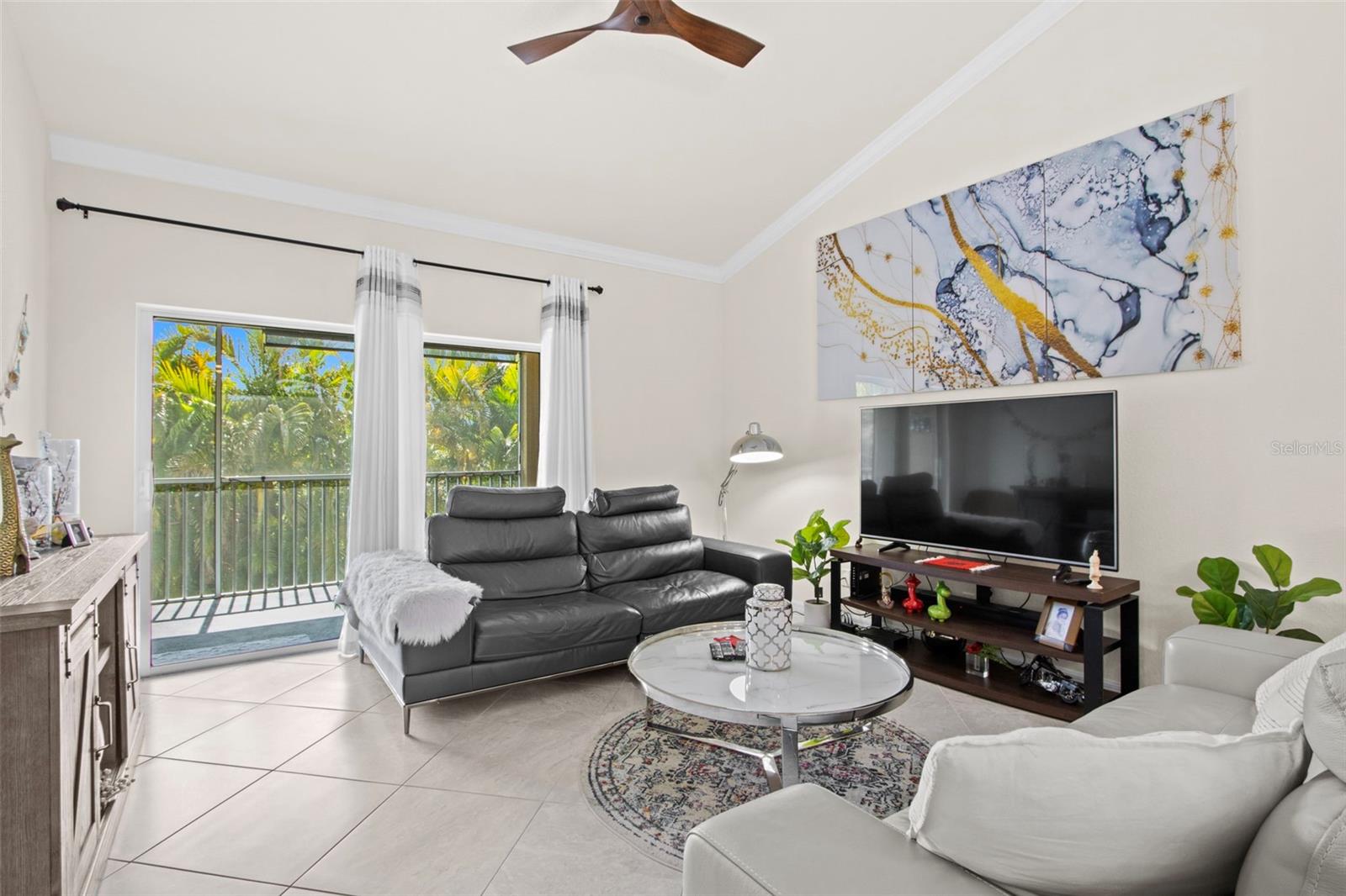 1051 Winding Pines Cir #203 Property Photo 1