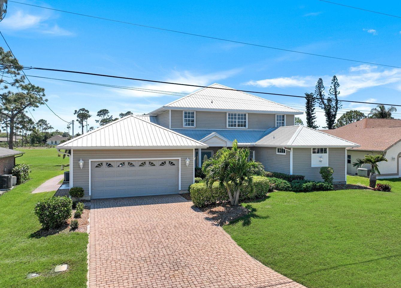 864 SW 18TH TER