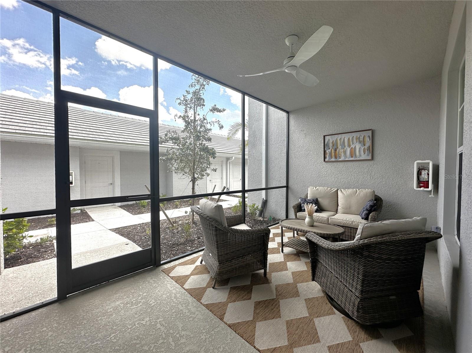 14221 Heritage Landing Blvd #2018 Property Photo 2