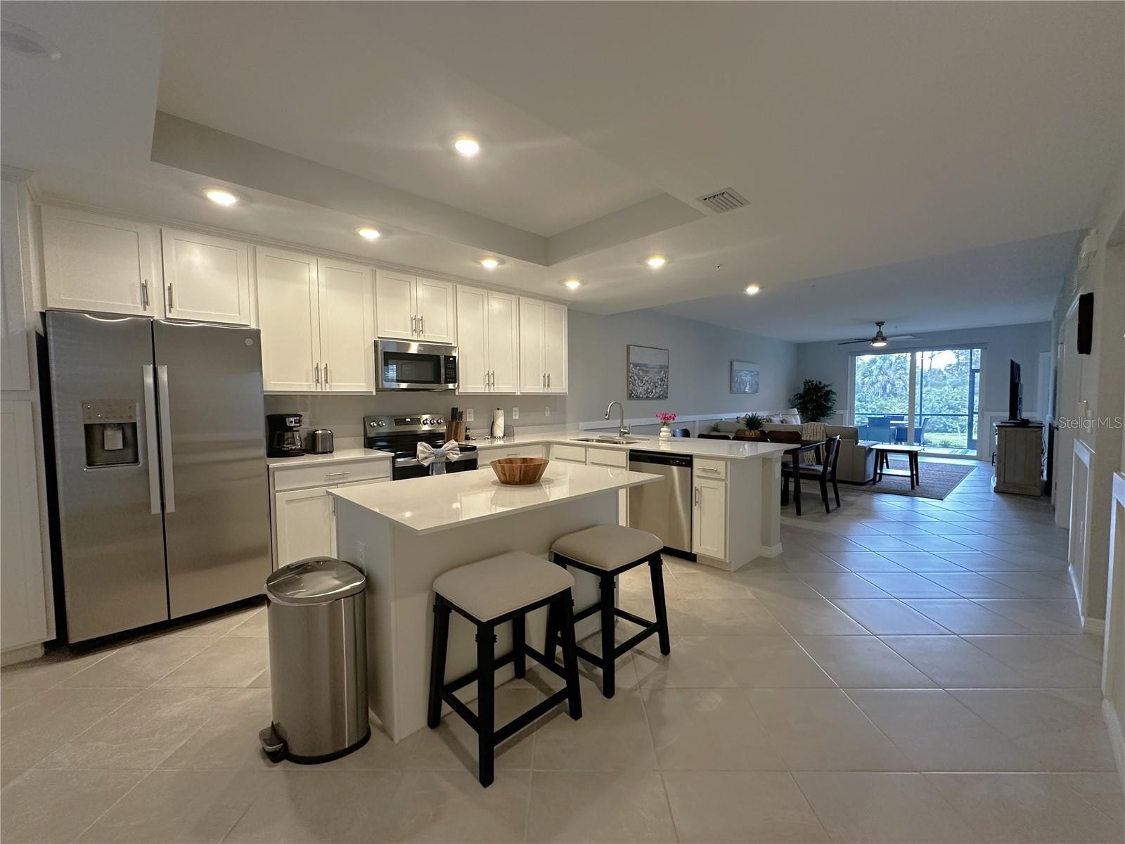 14221 Heritage Landing Blvd #2018 Property Photo 4