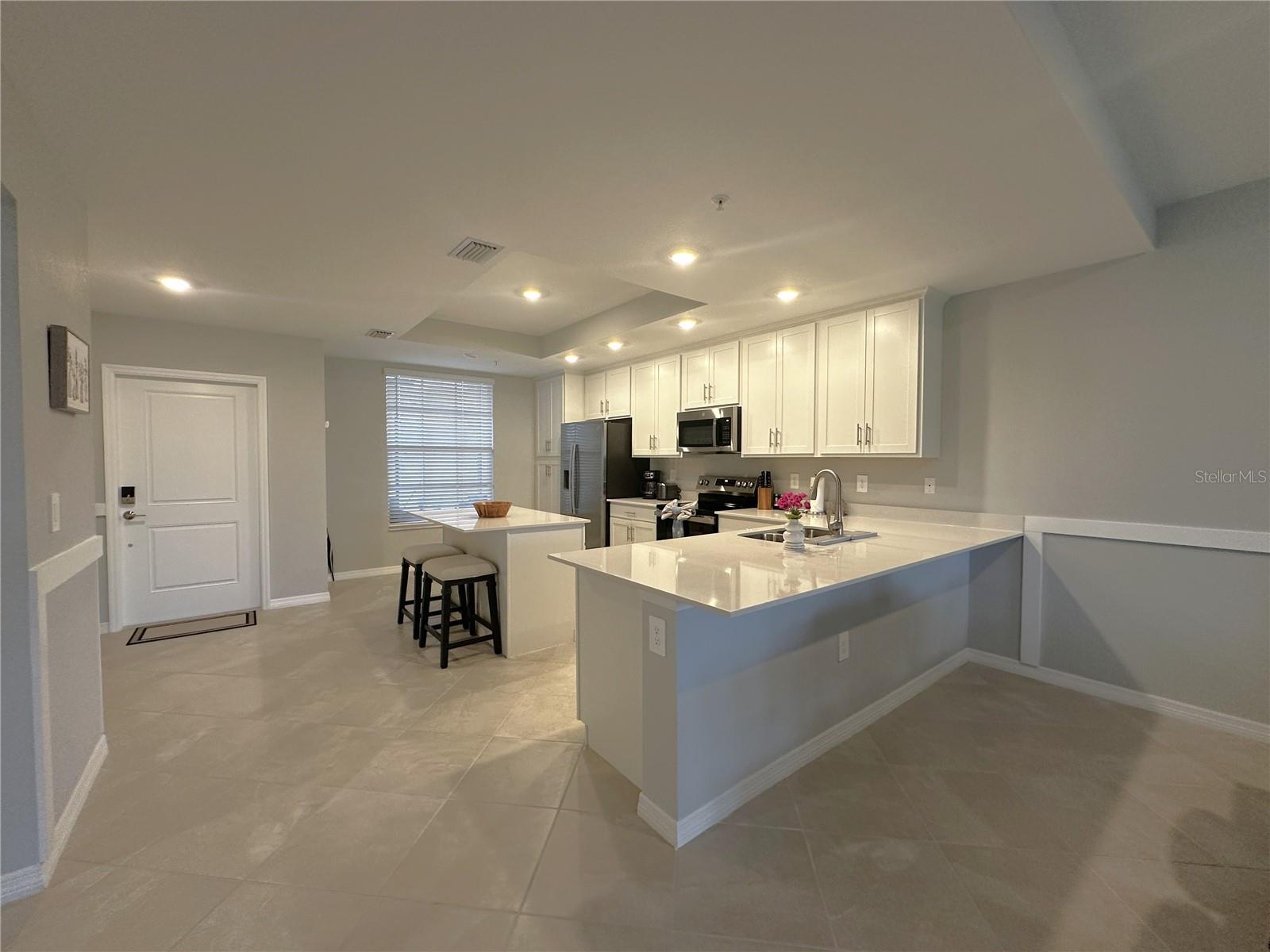 14221 Heritage Landing Blvd #2018 Property Photo 8