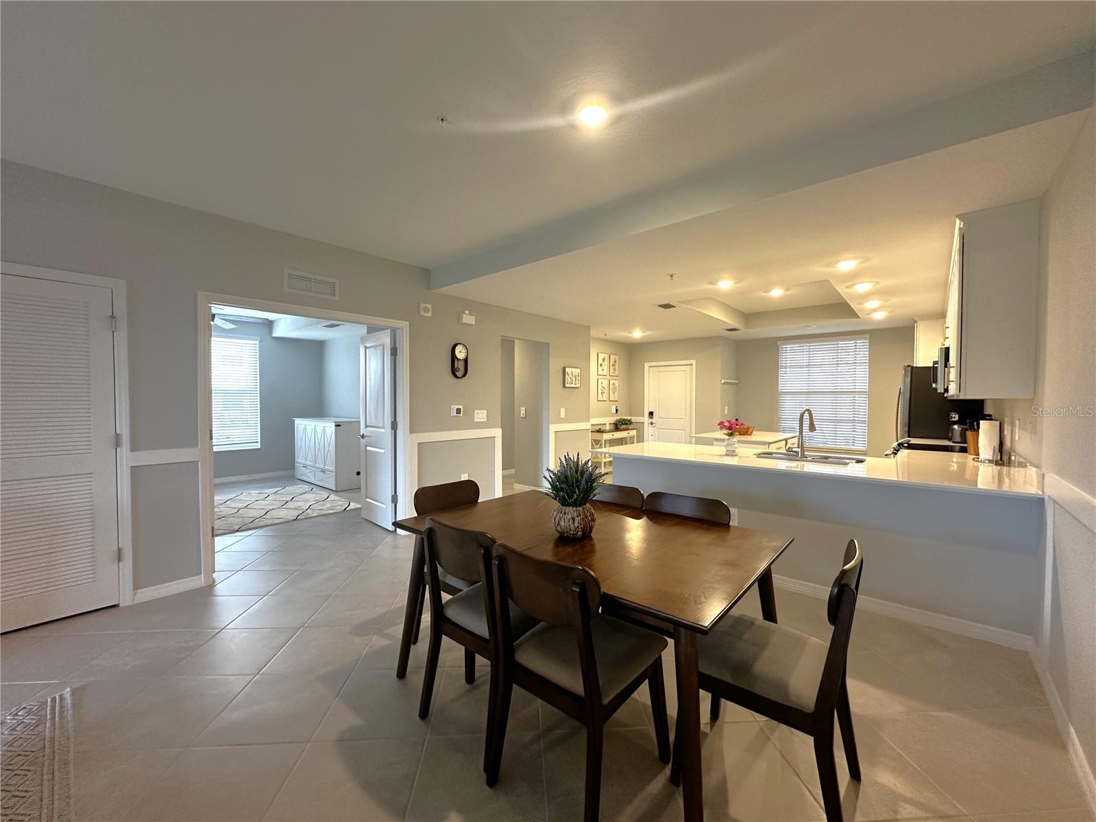 14221 Heritage Landing Blvd #2018 Property Photo 11