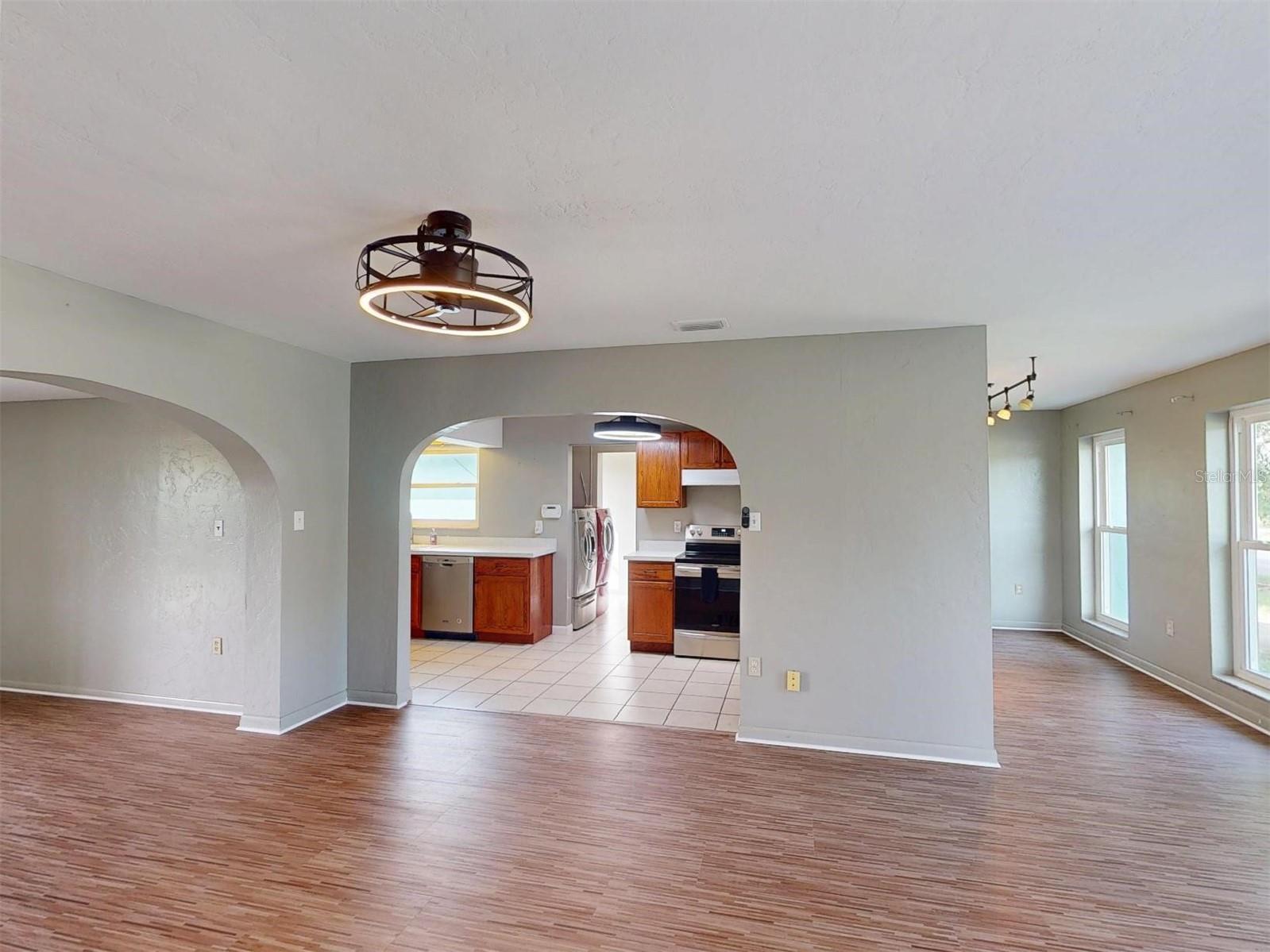 2513 Ambrose Ln Property Photo 20