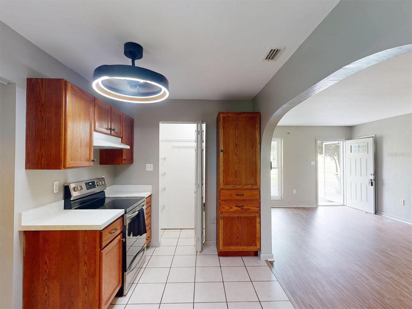 2513 Ambrose Ln Property Photo 32
